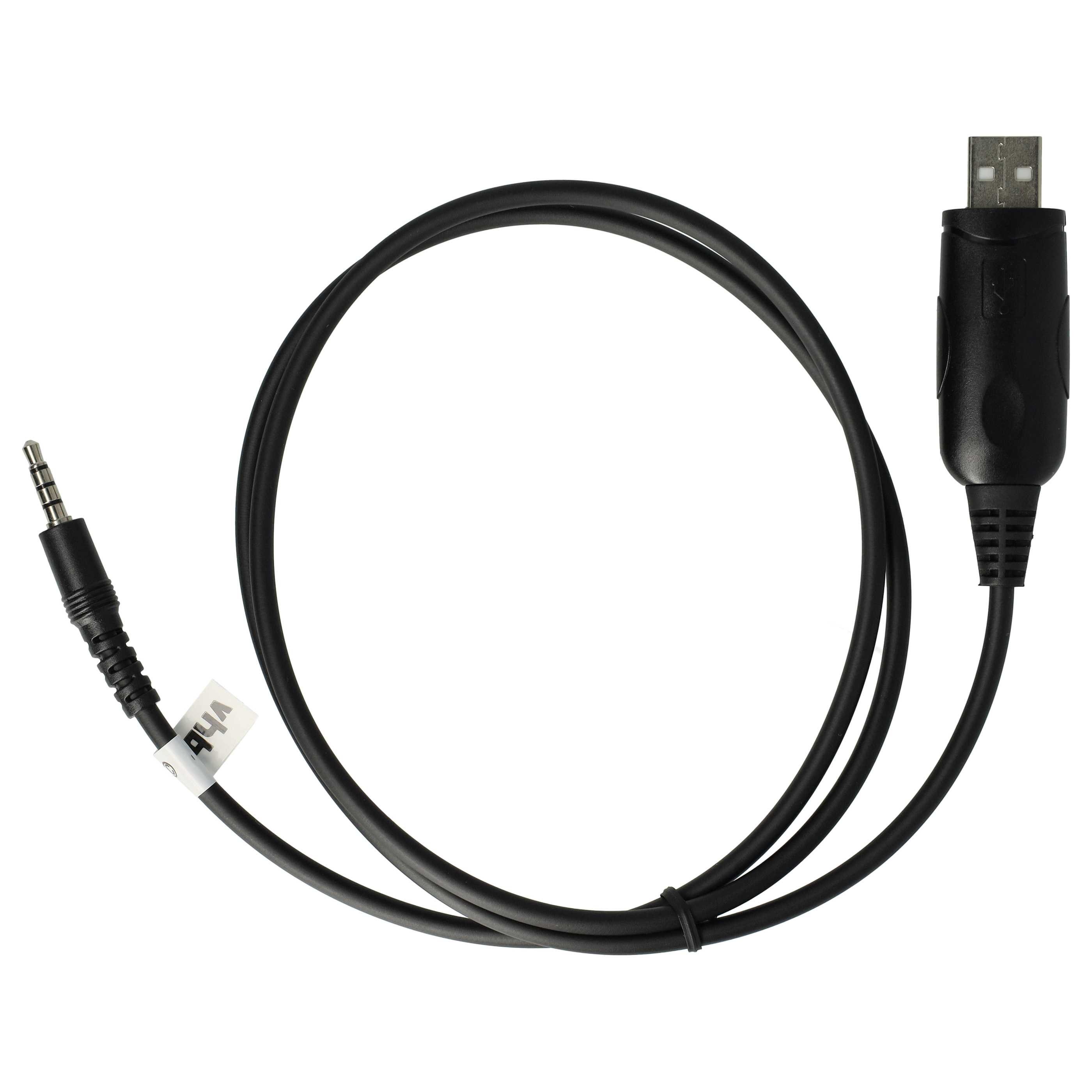 Ein schwarzes USB-Kabel mit 3,5-mm-Klinke an einem Ende und USB-Anschluss am anderen. Es ist auf weißem Hintergrund.
