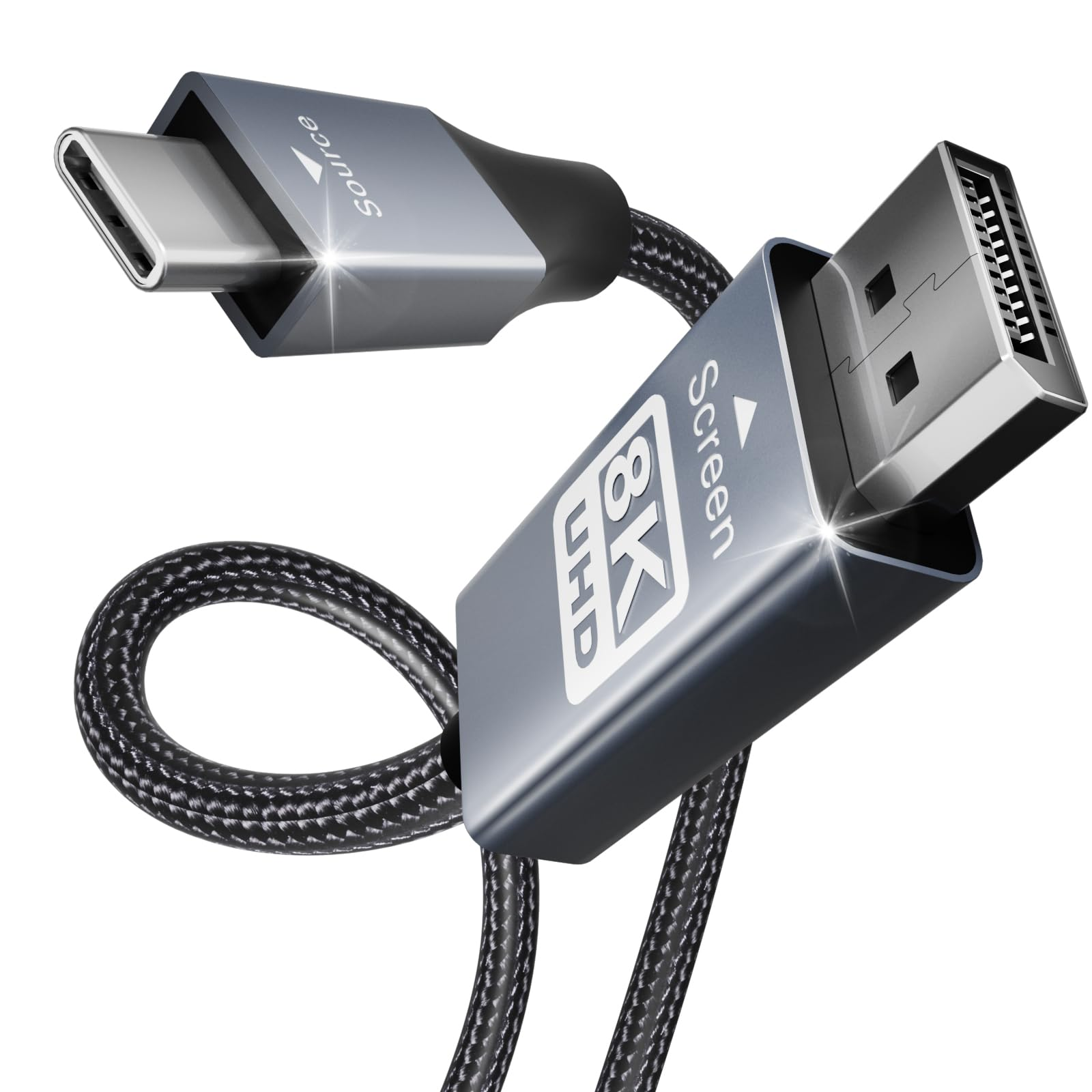 Ein silbernes und schwarzes 8K-UHD-Kabel mit USB-C- und DisplayPort-Anschlüssen. Das Kabel ist schwarz und abgewinkelt, weißer Hintergrund.
