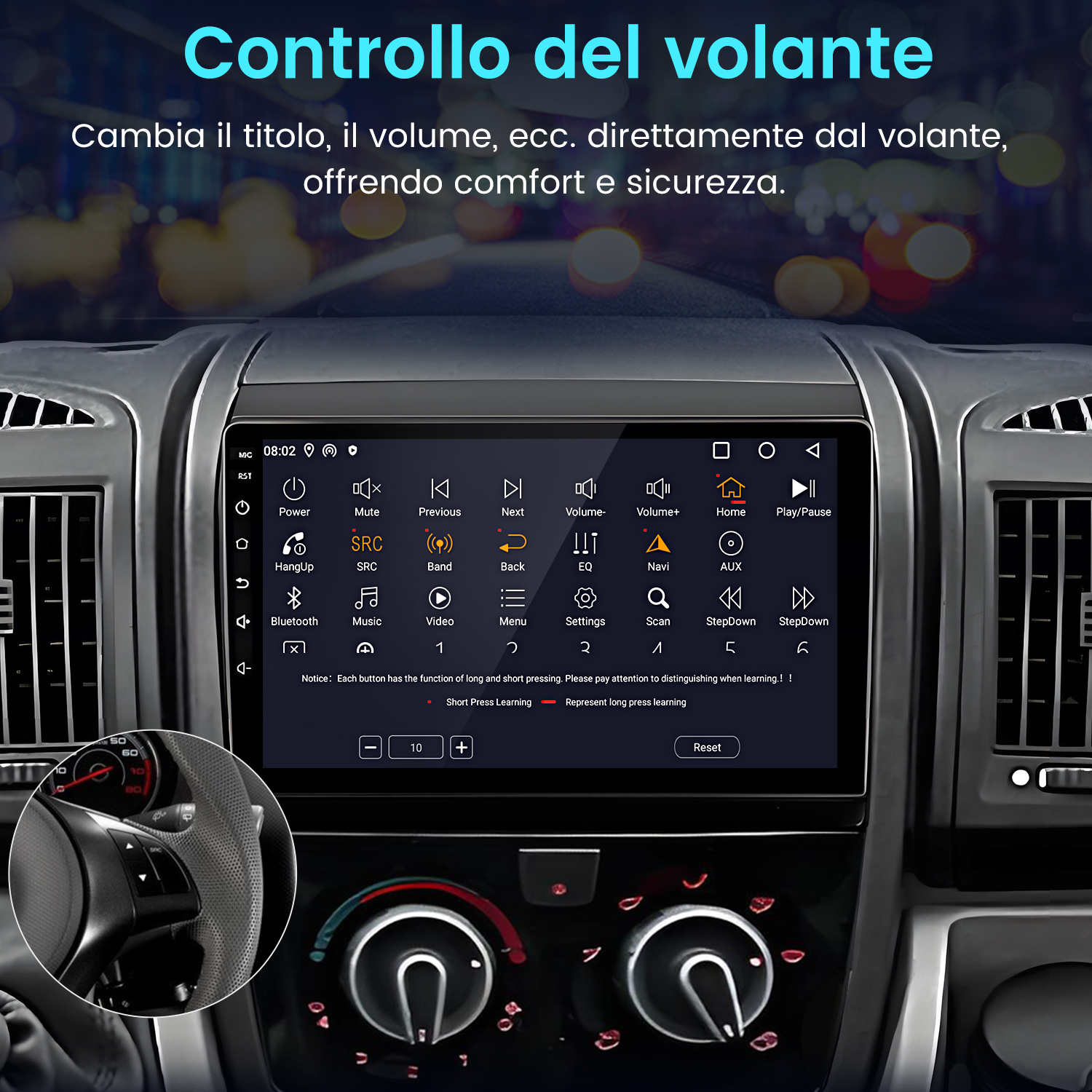 Cruscotto auto con display touchscreen. Funzioni: controllo volume, radio e Bluetooth. Volante visibile in primo piano.
