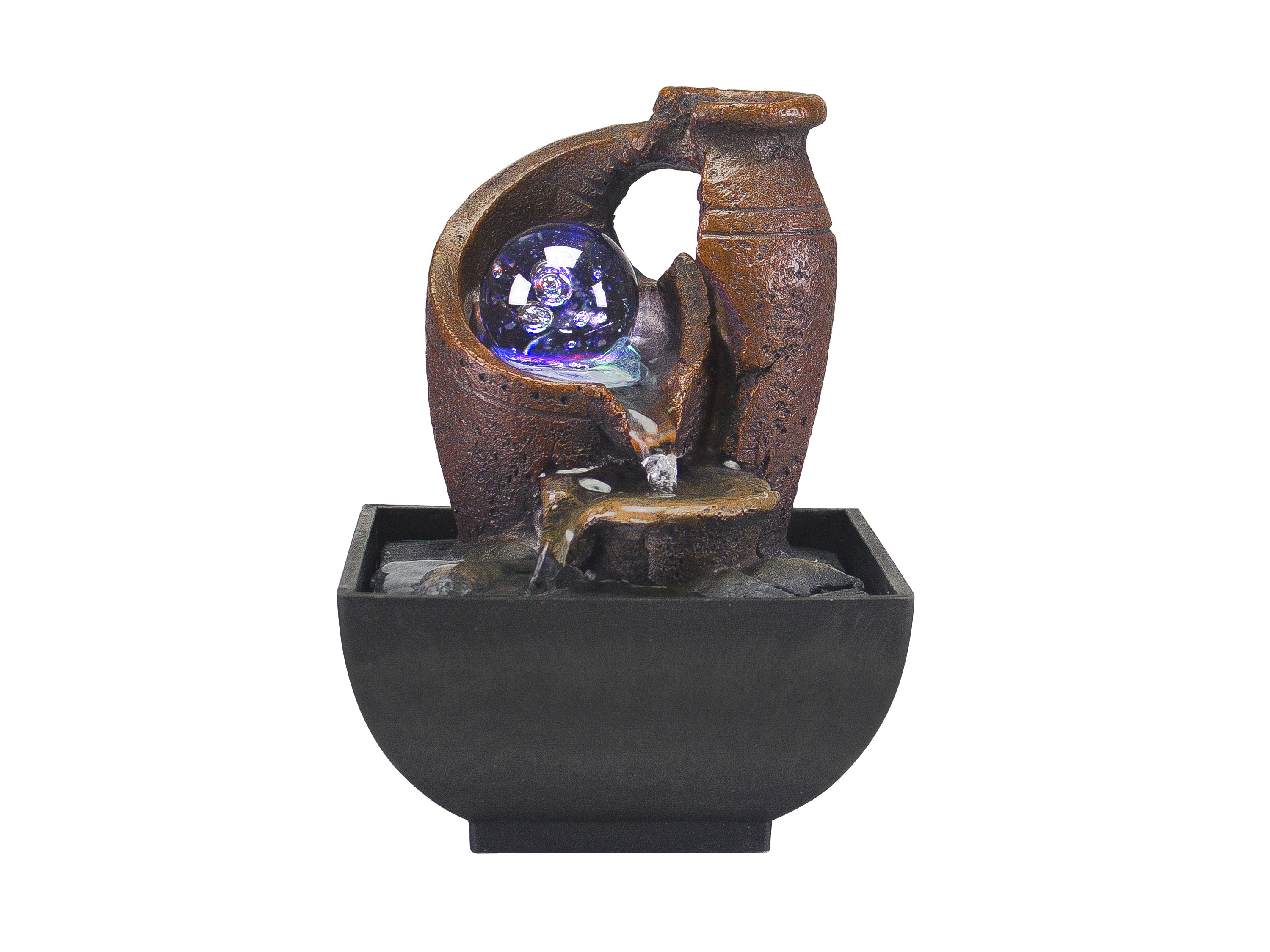 Una fontana decorativa con una struttura marrone a forma di vaso, un globo luminoso e un bacino nero.