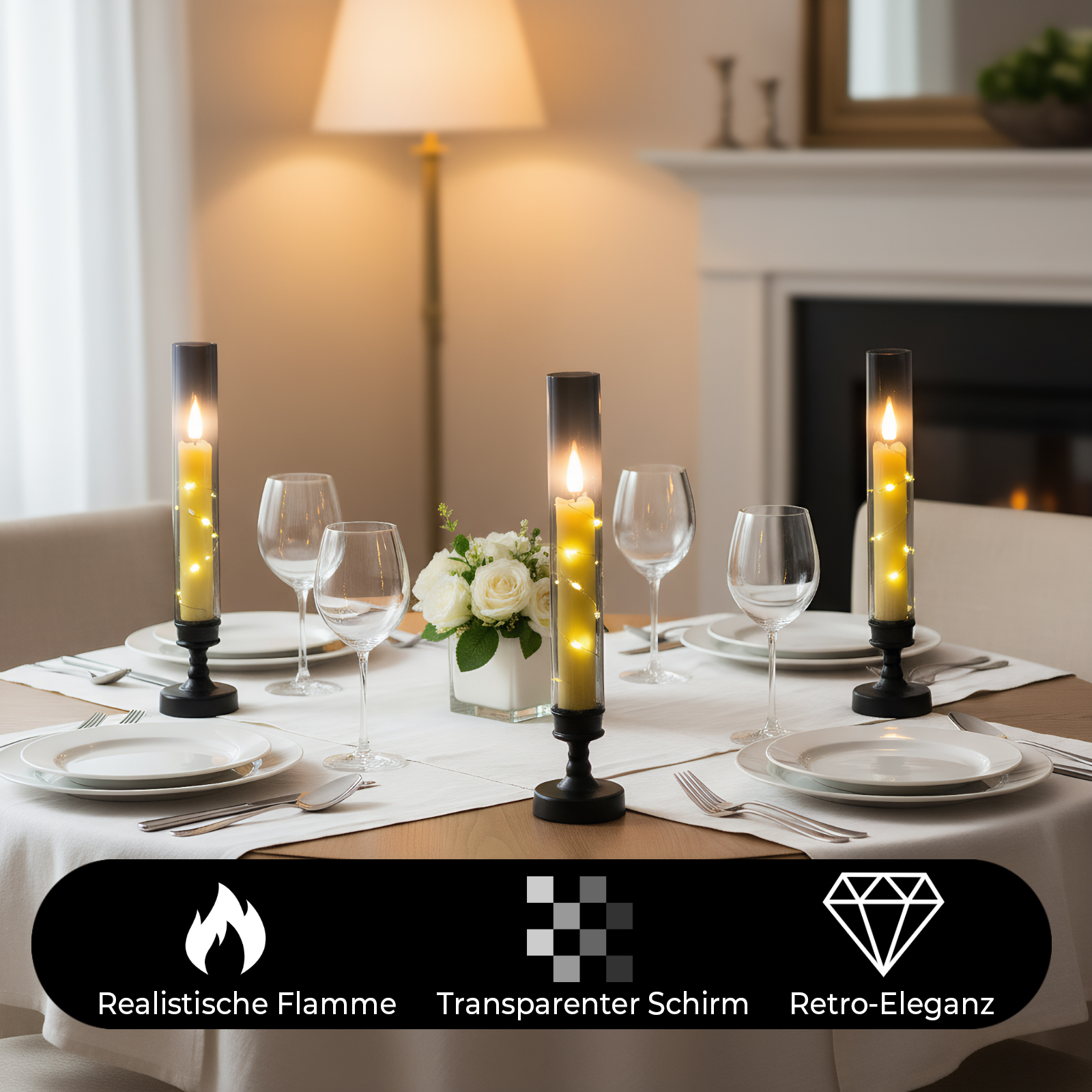 Ein Esstisch ist für eine Mahlzeit gedeckt. Kerzen, Gläser, Teller und Blumen stehen auf dem Tisch und schaffen eine elegante Atmosphäre.