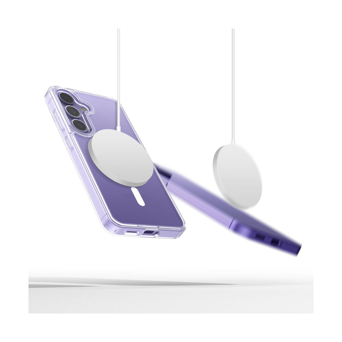 Ein lila Telefon in einer transparenten Hülle schwebt mit einem weißen Ladepad. Ein weiteres Pad hängt in der Luft. Weißer Hintergrund.
