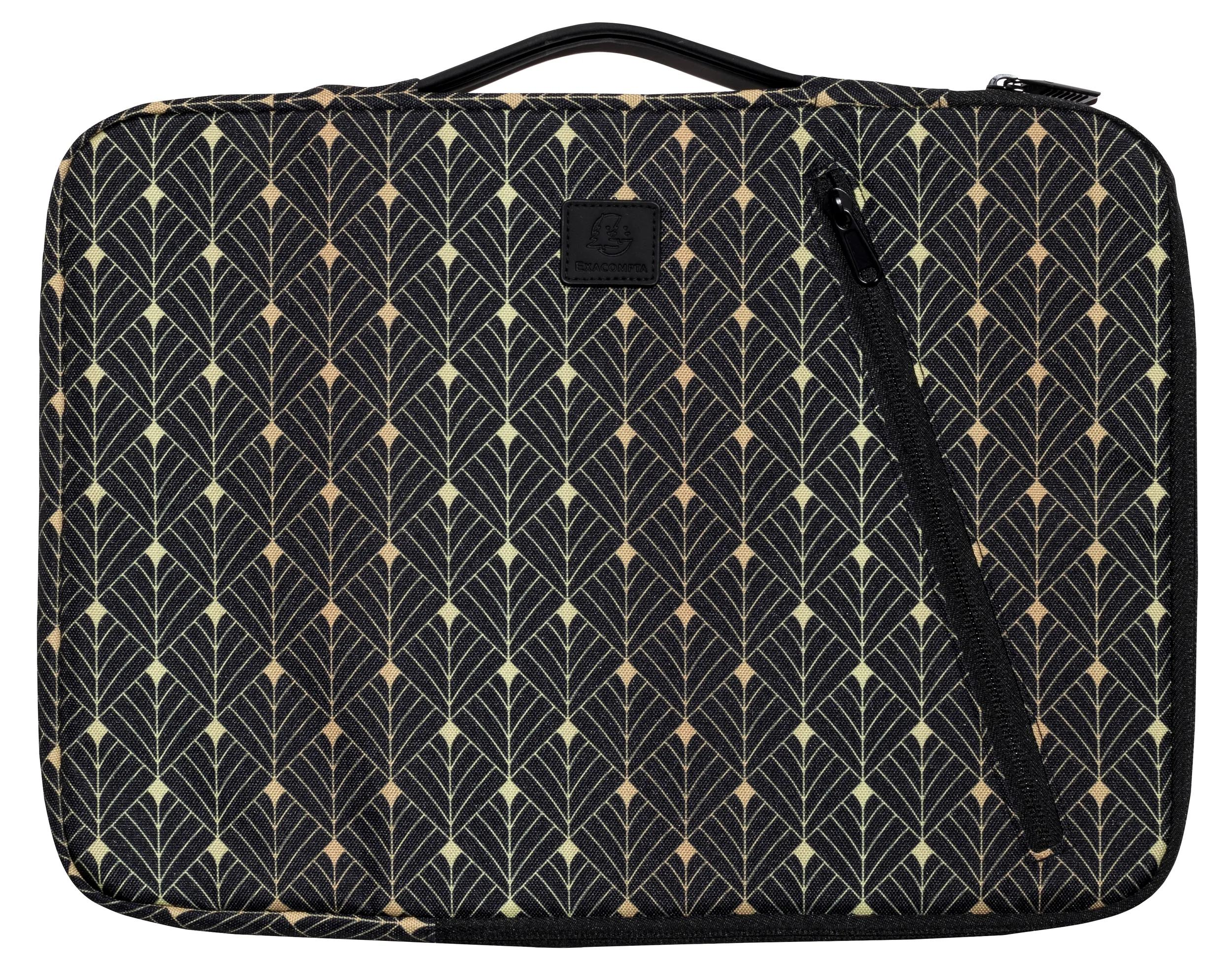 Una borsa nera quadrata con un motivo geometrico dorato. Ha manico, zip e logo.
