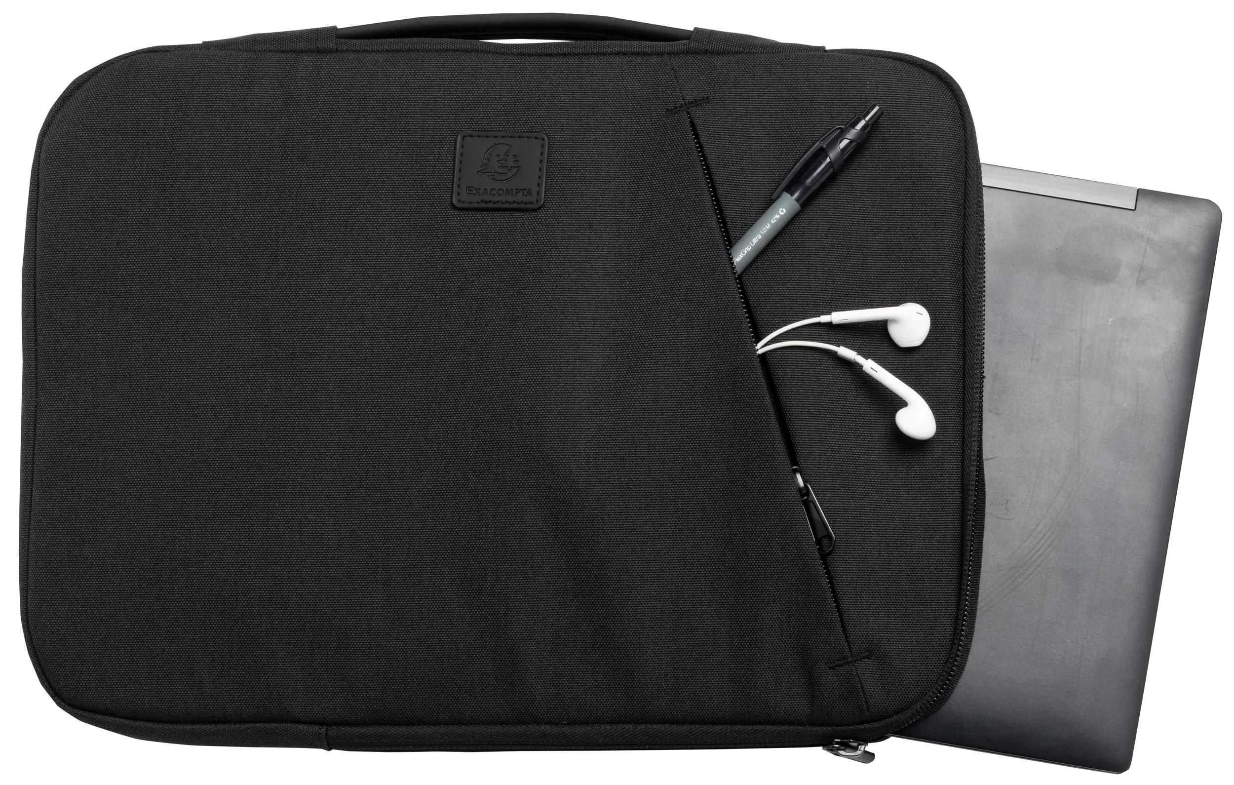 Borsa nera per laptop con penna, auricolari e laptop. La borsa ha un logo e una cerniera.