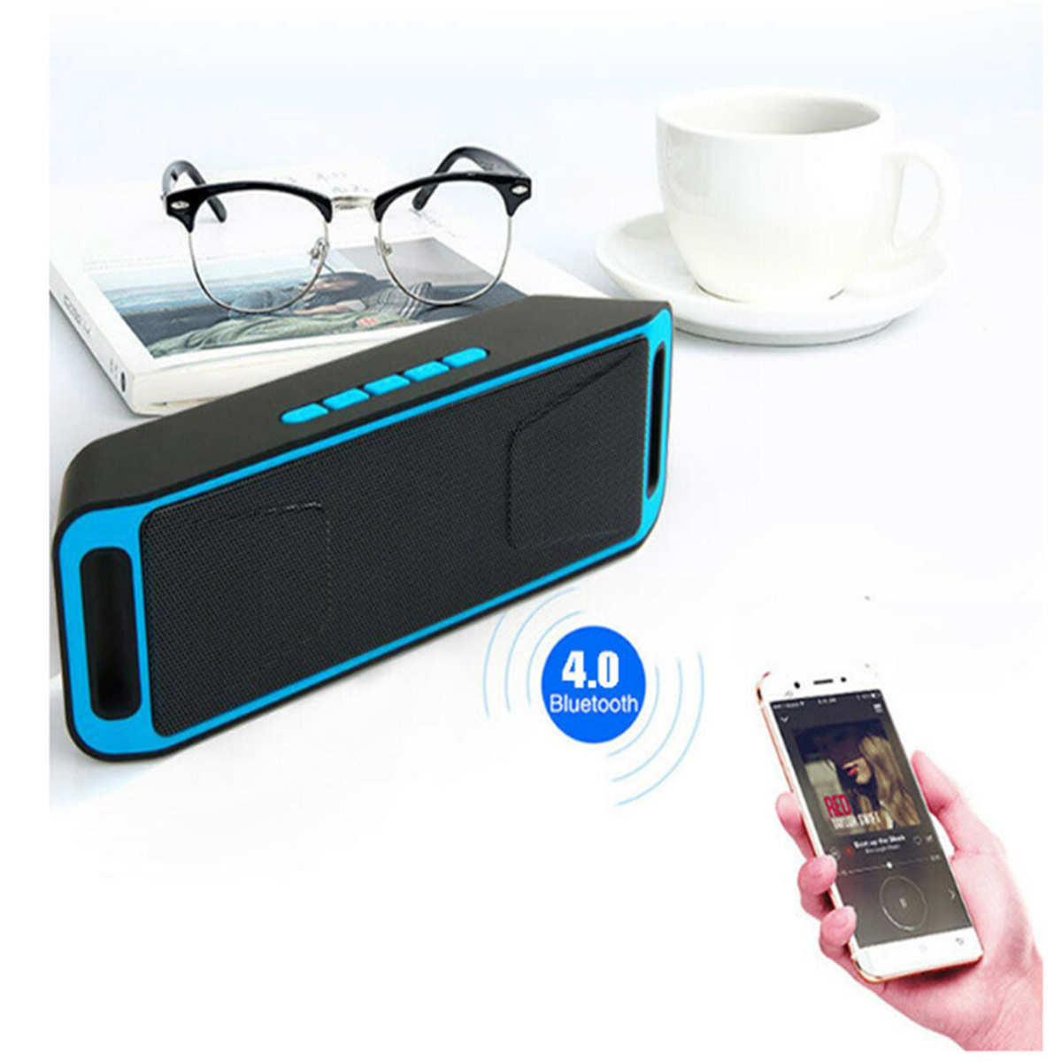 Ein schwarzer und blauer Lautsprecher, eine Brille, eine weiße Tasse und ein Telefon mit Musik, Bluetooth 4.0.