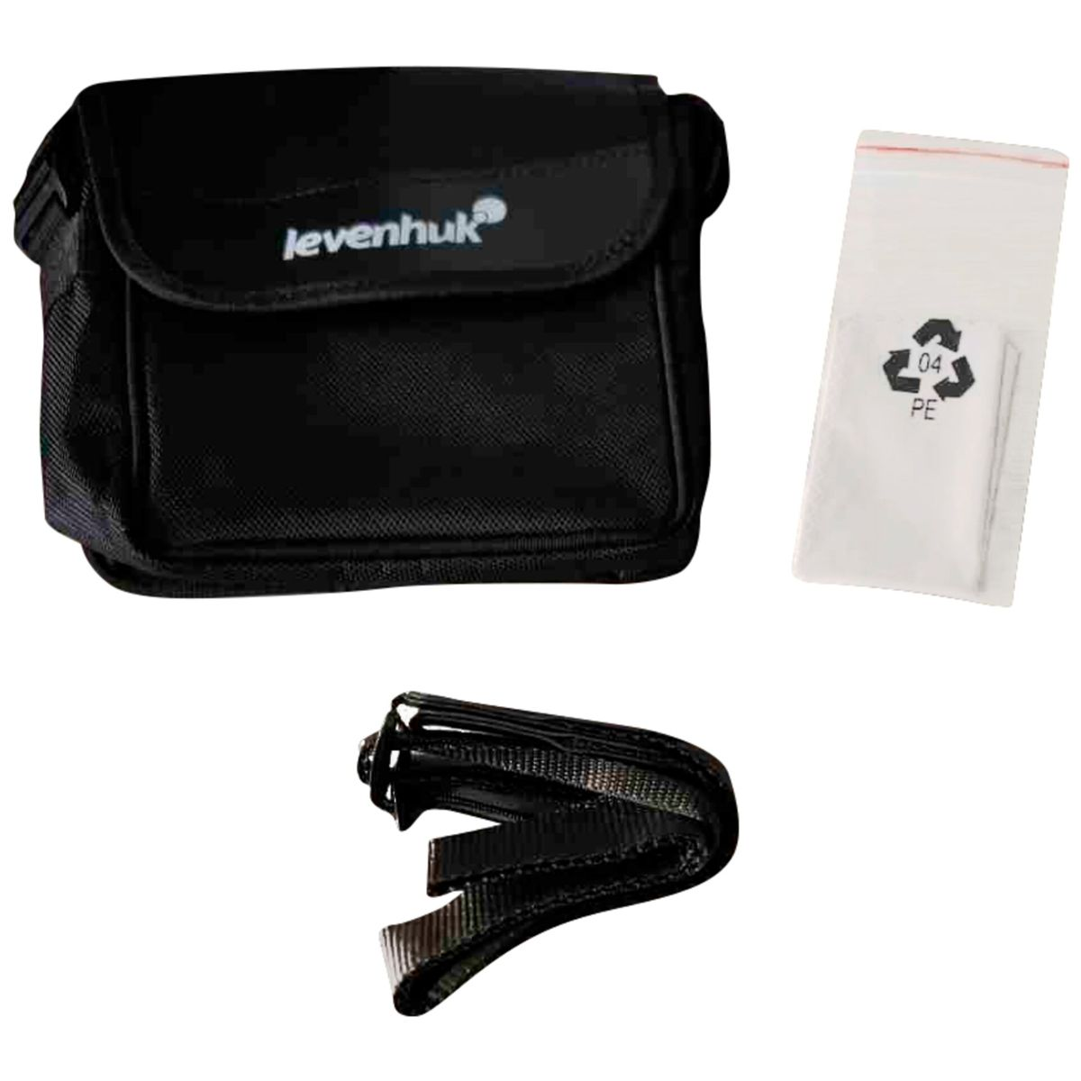 Schwarze Levenhuk-Tasche mit Riemen, ein Reinigungstuch in einer PE-Tüte und ein schwarzer Riemen.