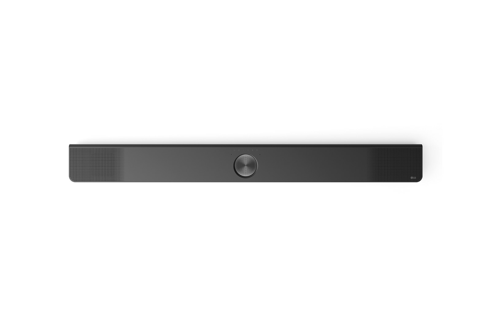 Ciemnoszary soundbar LG ze srebrnym pokrętłem sterowania pośrodku. Soundbar na białym tle.
