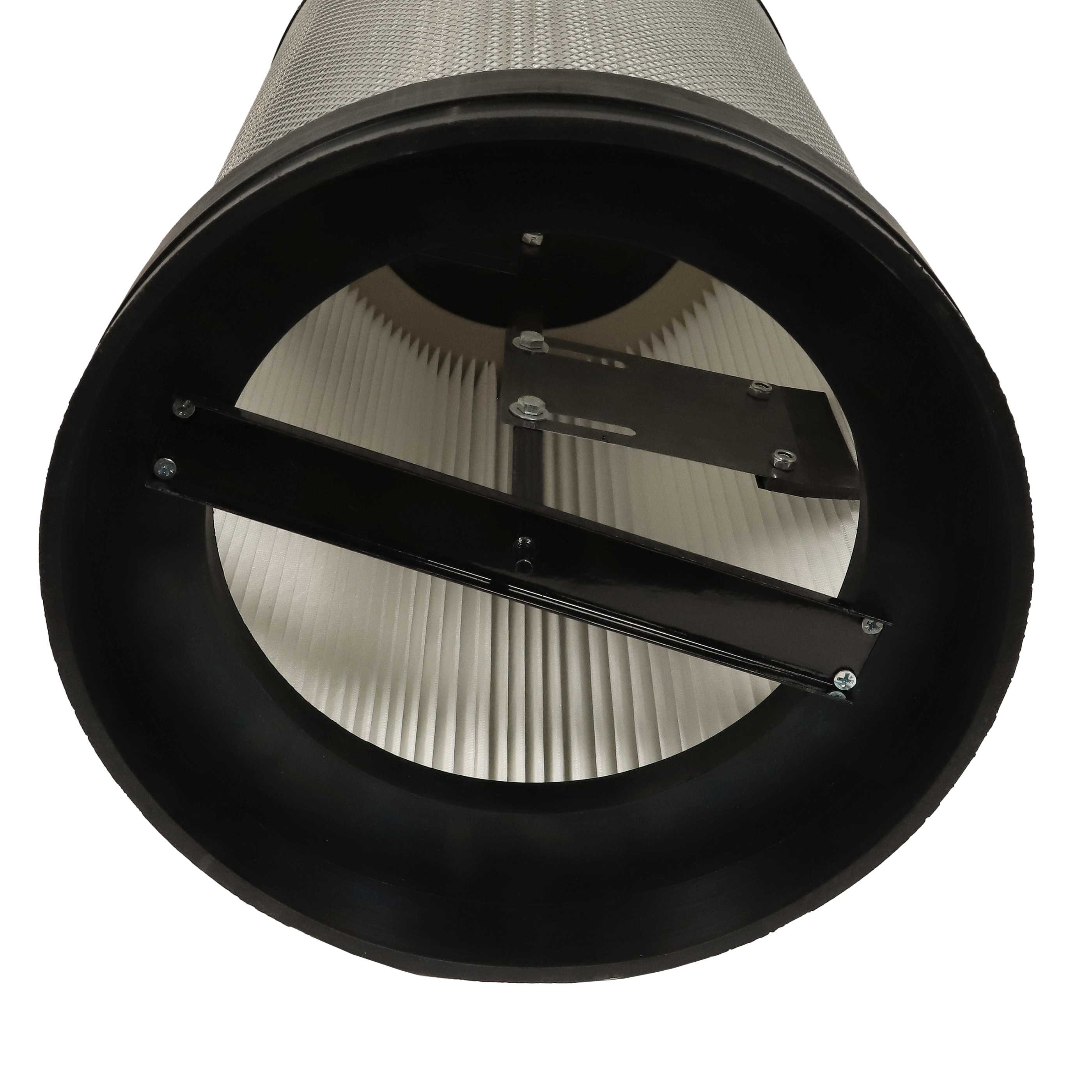 Ein zylindrischer Luftfilter mit schwarzem Rahmen und Metallnetz, sichtbarem gefaltetem Innenfilter und Metallstützen.