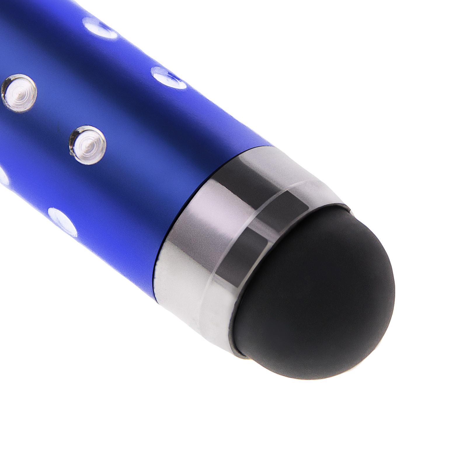 Primo piano di una penna stilo blu. Ha dettagli argentati e punta nera. Sfondo bianco.