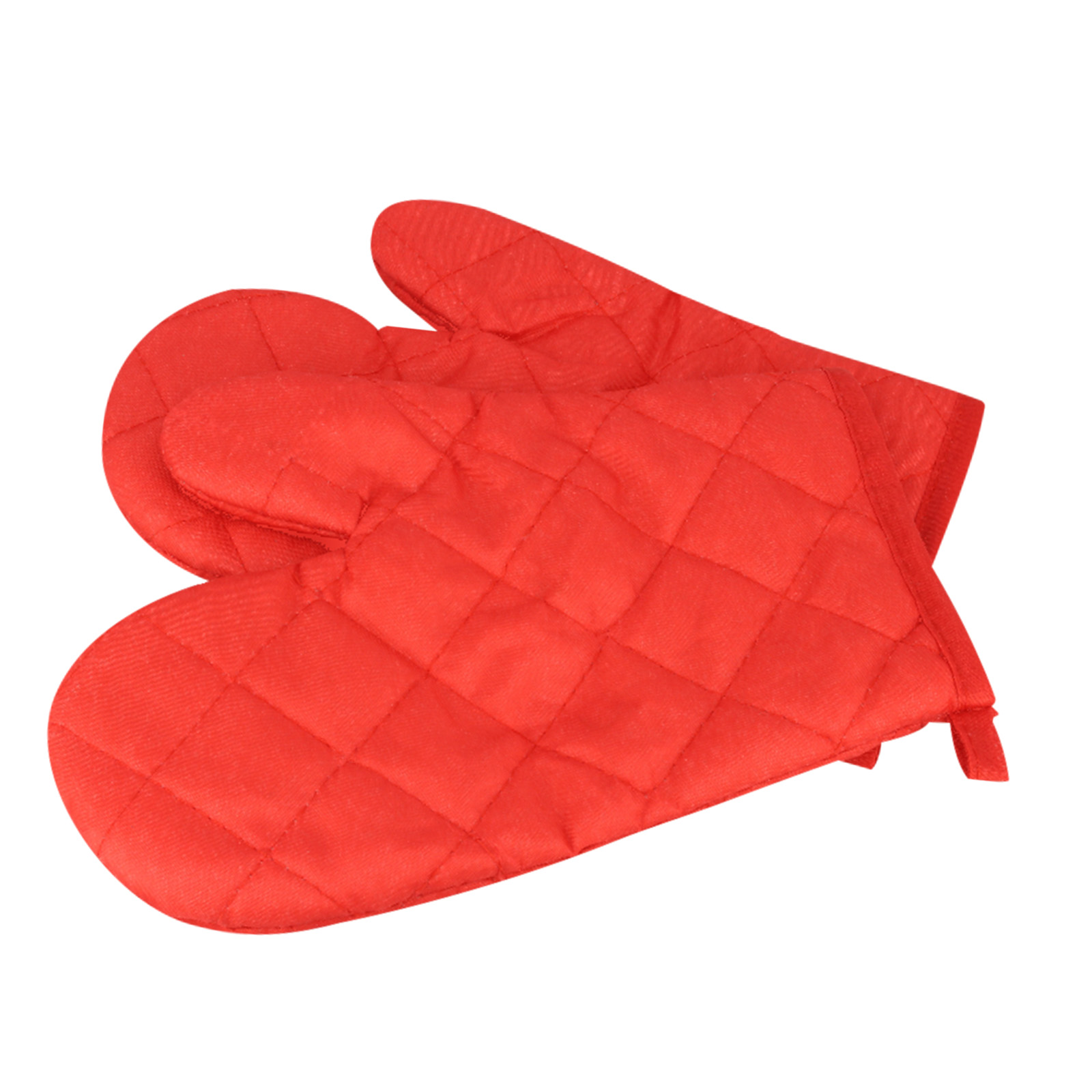 Une paire de mitaines de four rouges matelassées sur fond blanc. Les mitaines ont la forme de mains.