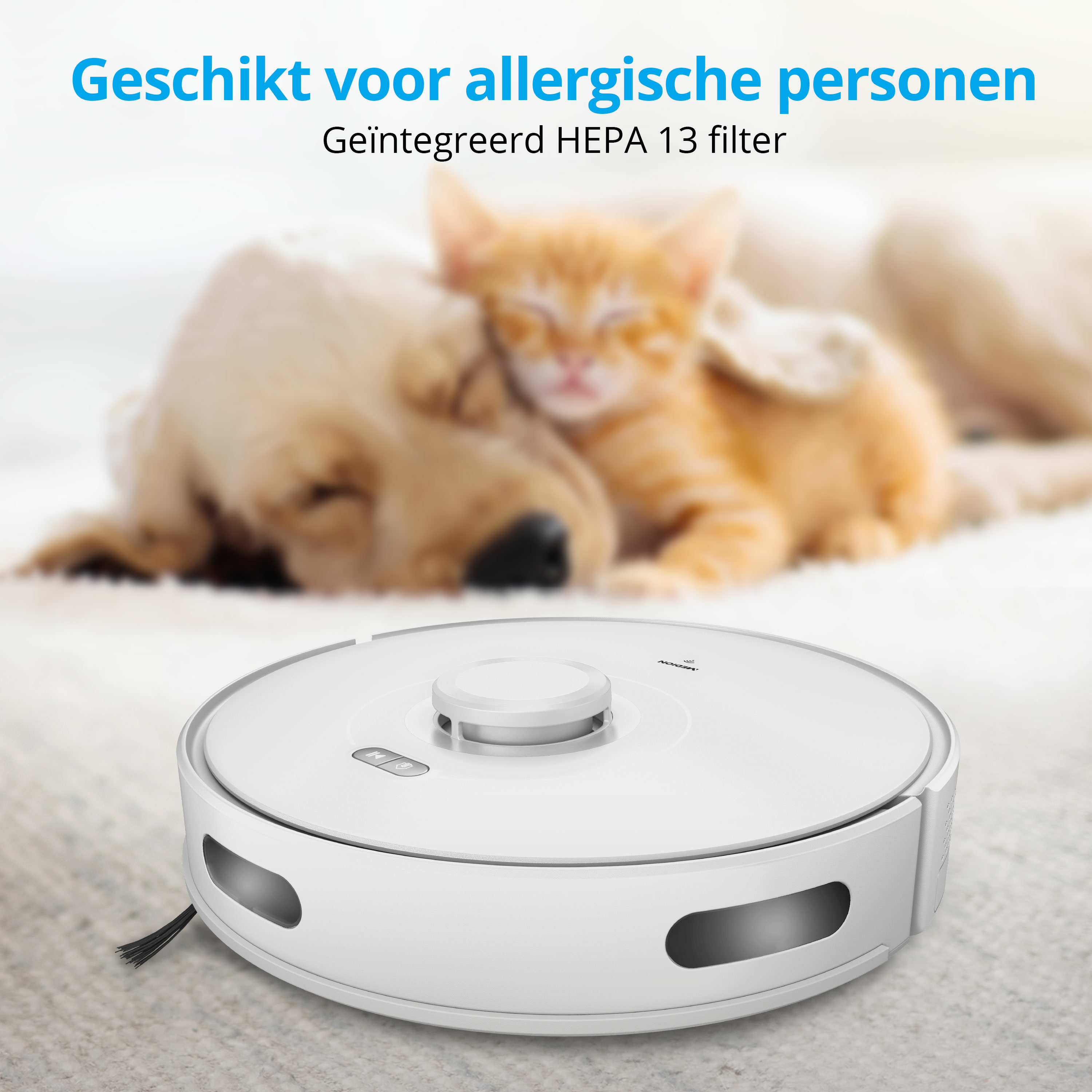 Biały odkurzacz automatyczny. Pies i kot są rozmyte w tle.