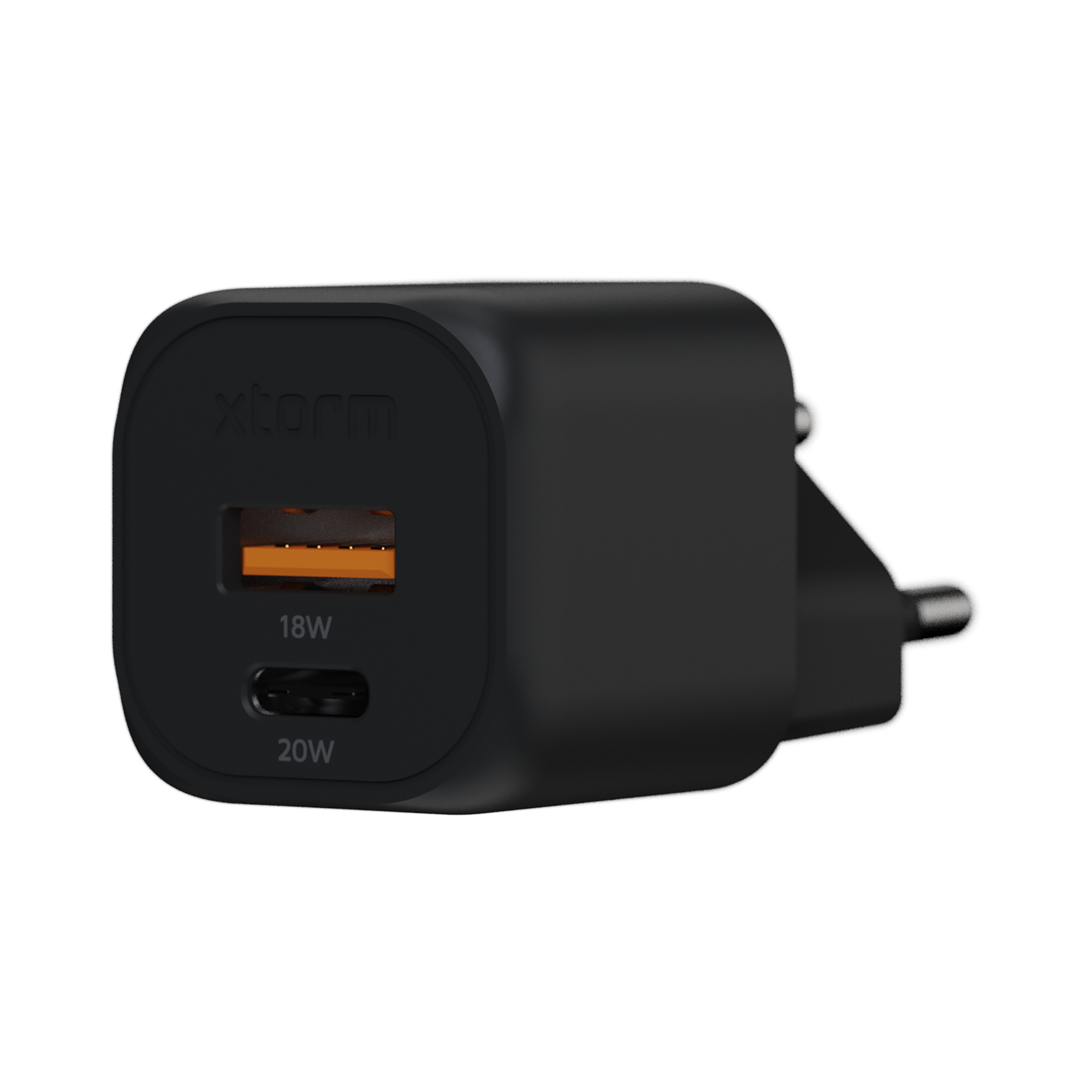 Schwarzes Xstorm-Ladegerät. Es hat einen orangefarbenen USB-Anschluss und einen USB-C-Anschluss. 18W und 20W sind vorne geschrieben.
