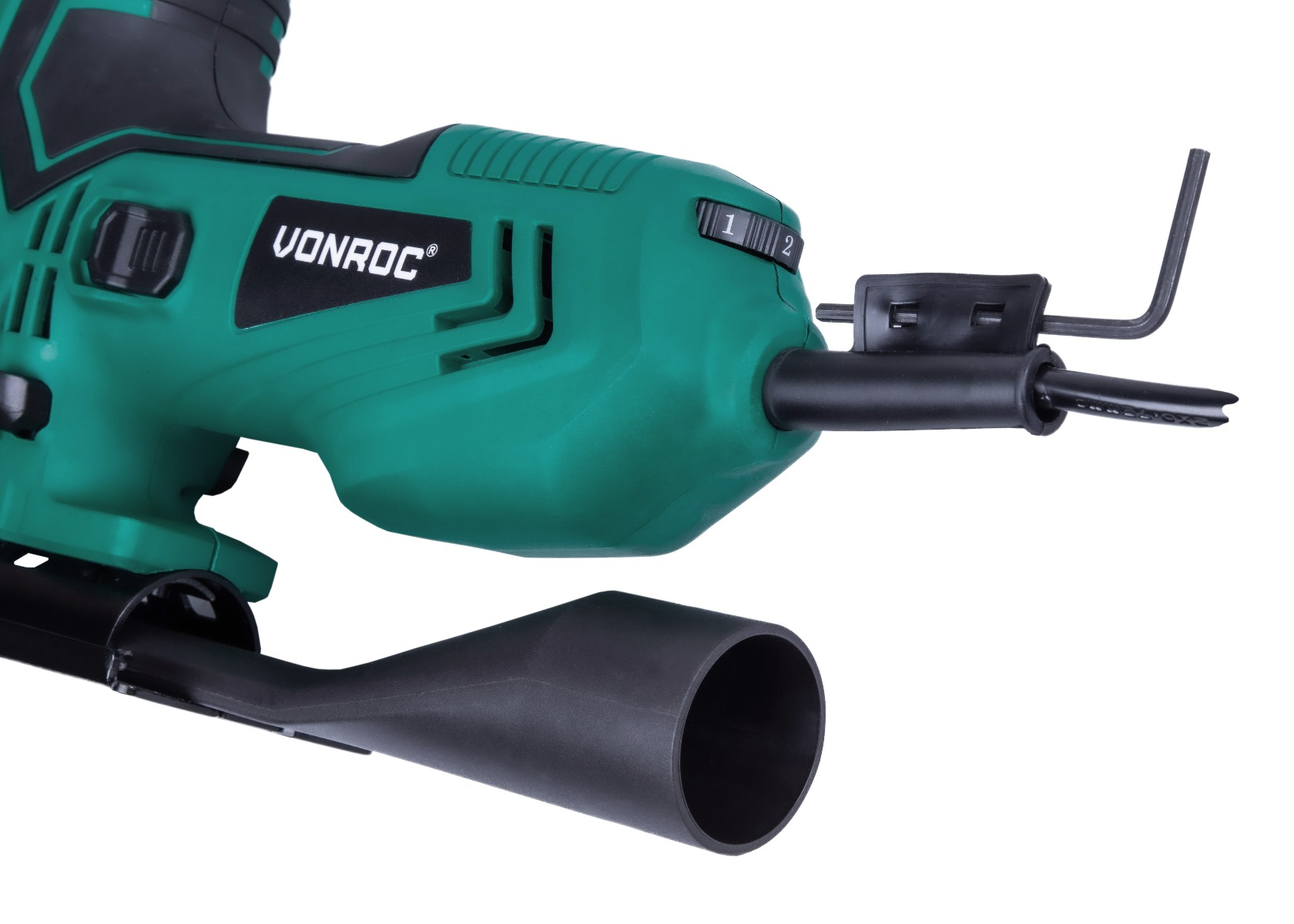 Een groene en zwarte decoupeerzaag wordt getoond. Het heeft de merknaam Vonroc. Een zwarte handgreep en buis zitten aan de onderkant.