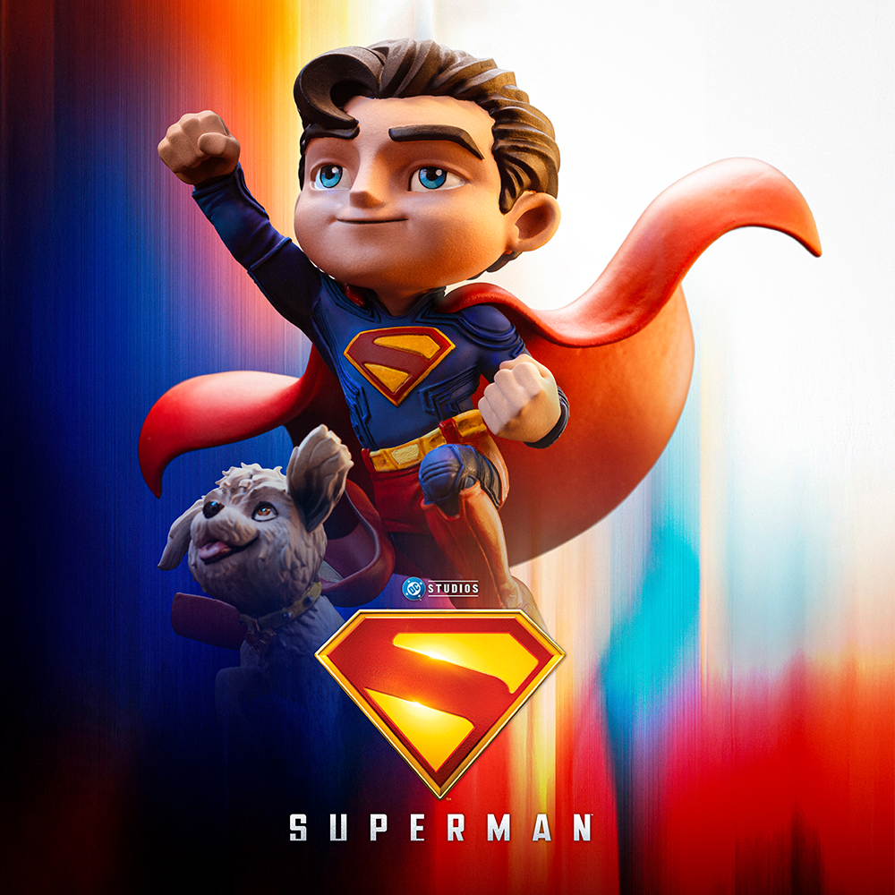 Un personaggio dei cartoni animati di Superman con un mantello rosso e un cane. Un logo di Superman in basso. Lo sfondo ha strisce colorate.