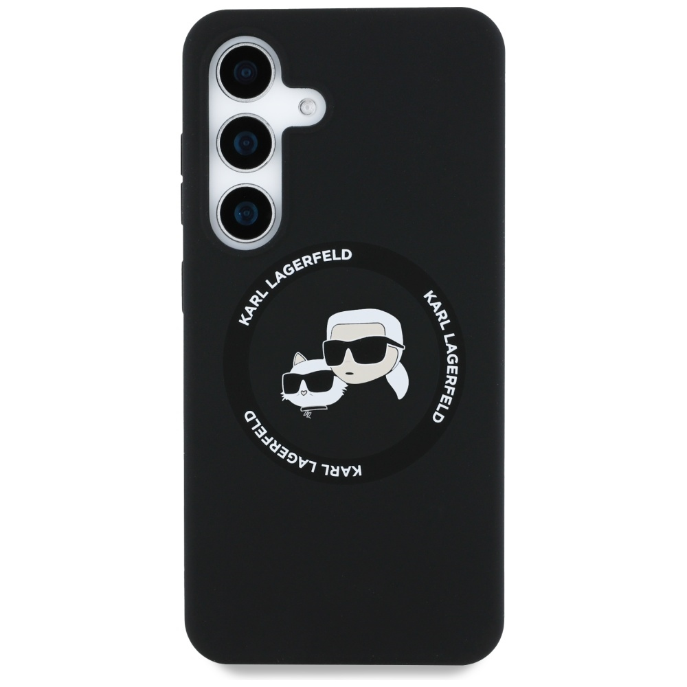 Custodia per telefono nera con logo Karl Lagerfeld. Presenta un cartone animato di Karl e un gatto, entrambi con occhiali da sole. Tre obiettivi della fotocamera visibili.