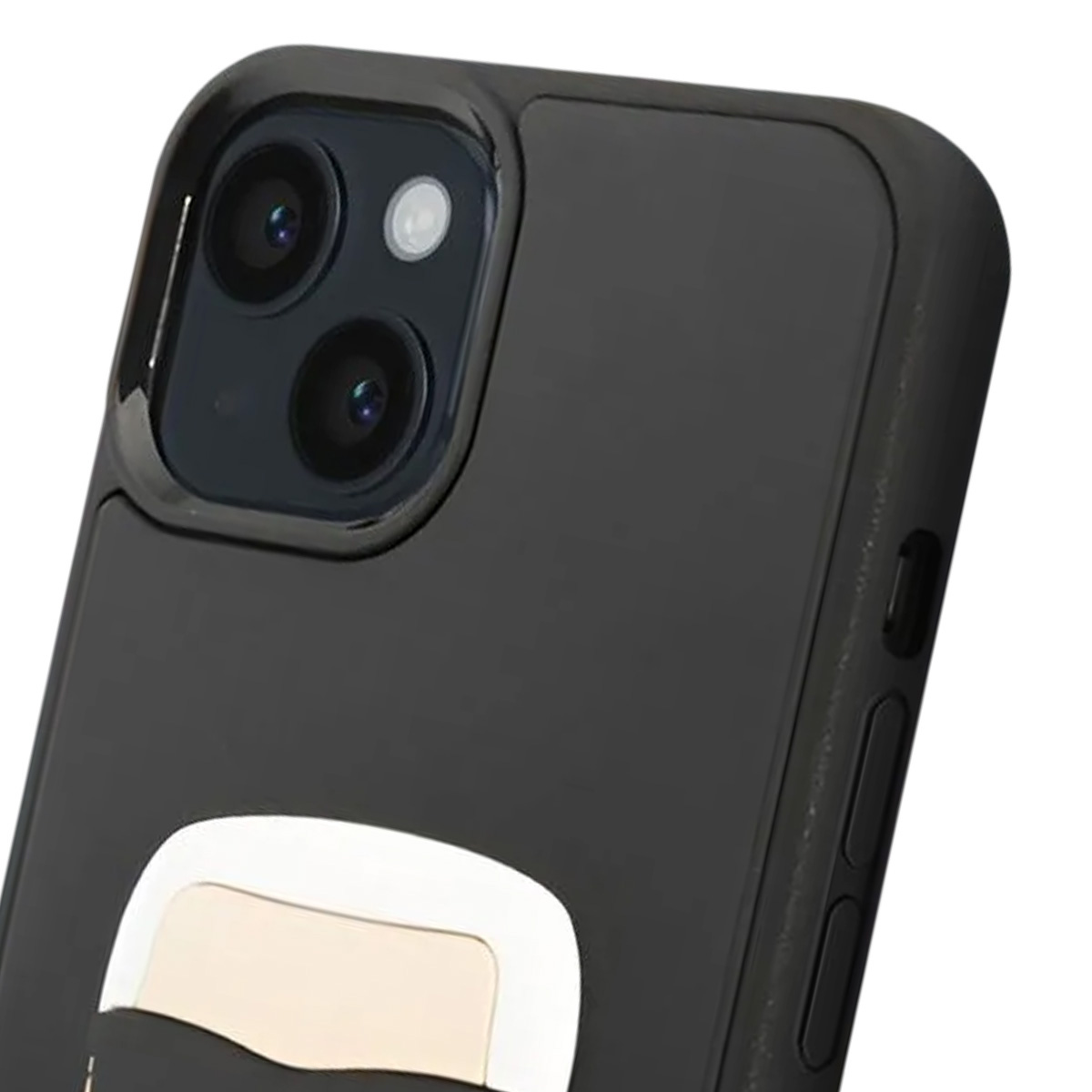 Primo piano di una custodia nera per telefono con modulo fotocamera. È visibile un porta carte bianco e beige. Pulsanti laterali.
