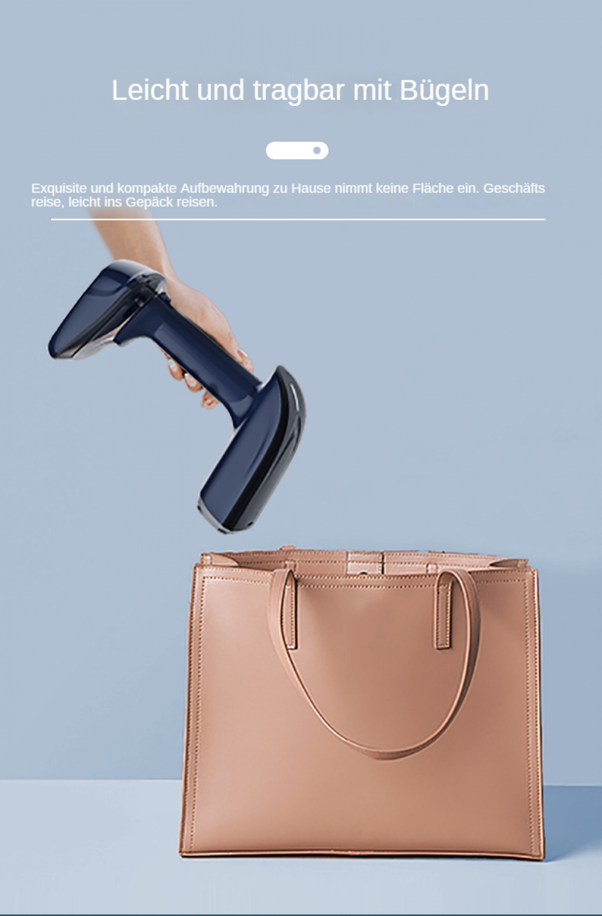Eine Hand hält ein blaues Bügeleisen über einer rosa Handtasche. Der Text oben lautet "Leicht und tragbar mit Bügeleisen".