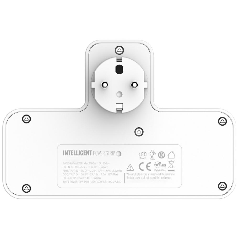 Presa multipla bianca con spina e prese multiple. Testo: Intelligent Power Strip, LED, SMART, CE, Made in China.