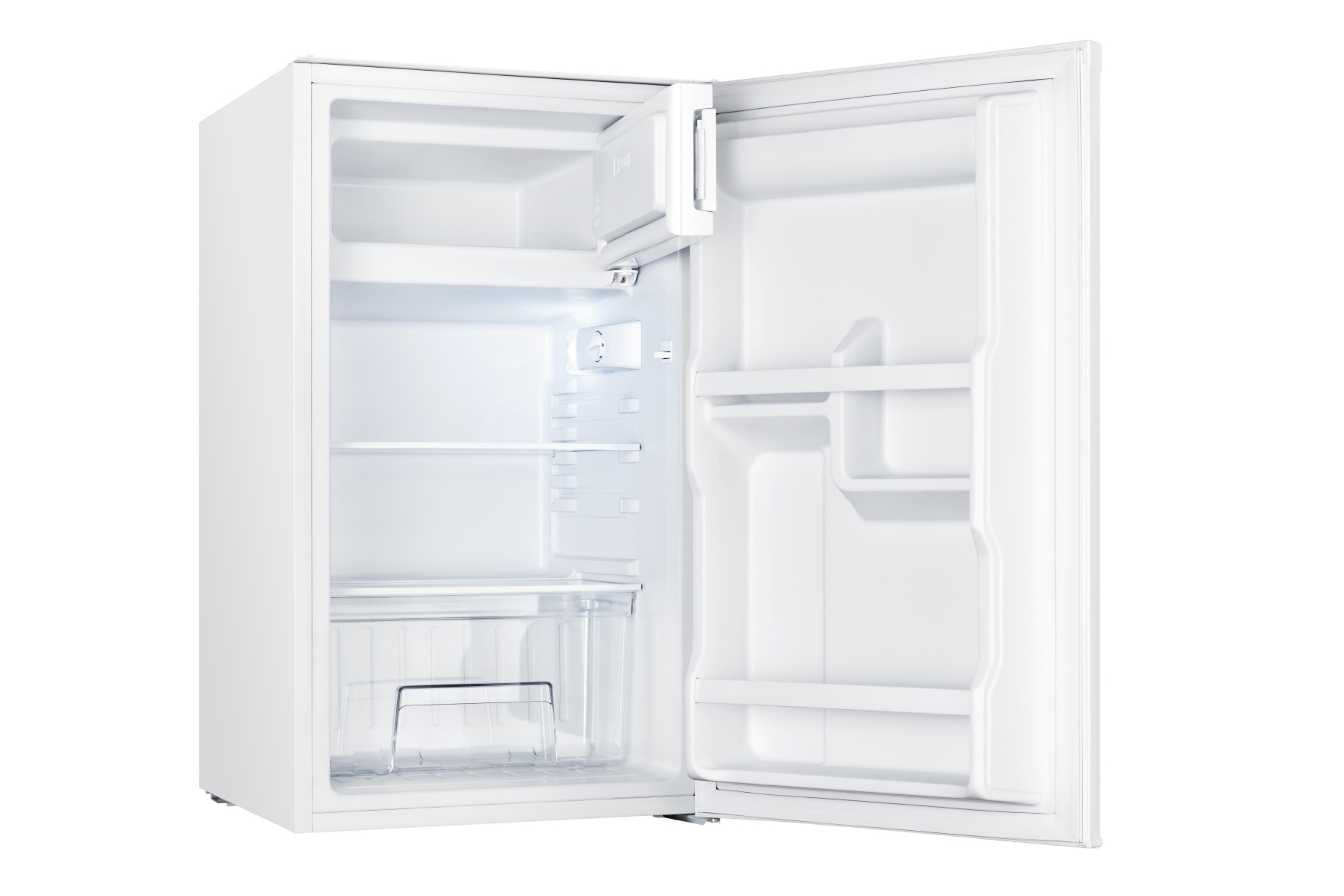 Weißer Mini-Kühlschrank mit offener Tür. Im Inneren befinden sich Regale, eine Gemüseschublade und die Tür. Der Hintergrund ist weiß.