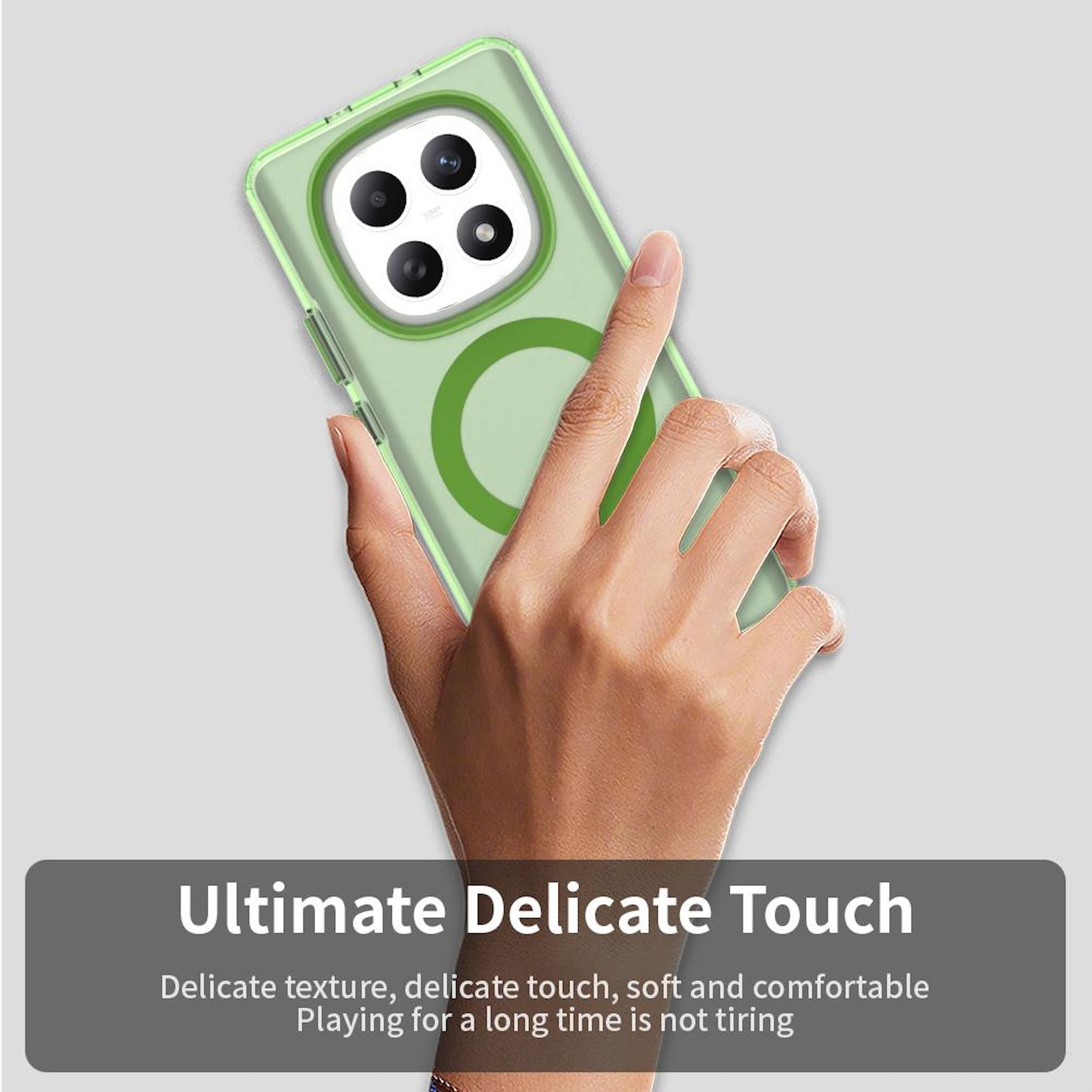 Una mano sosteniendo un teléfono en una funda verde. La funda tiene un anillo y el texto 'Ultimate Delicate Touch'.