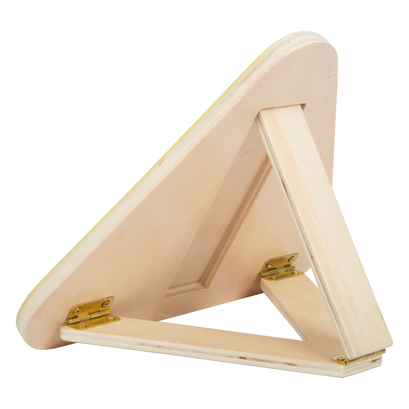 Un cavalletto triangolare in legno, visto da dietro. Ha una gamba di supporto ed è tenuto insieme da cerniere color oro.