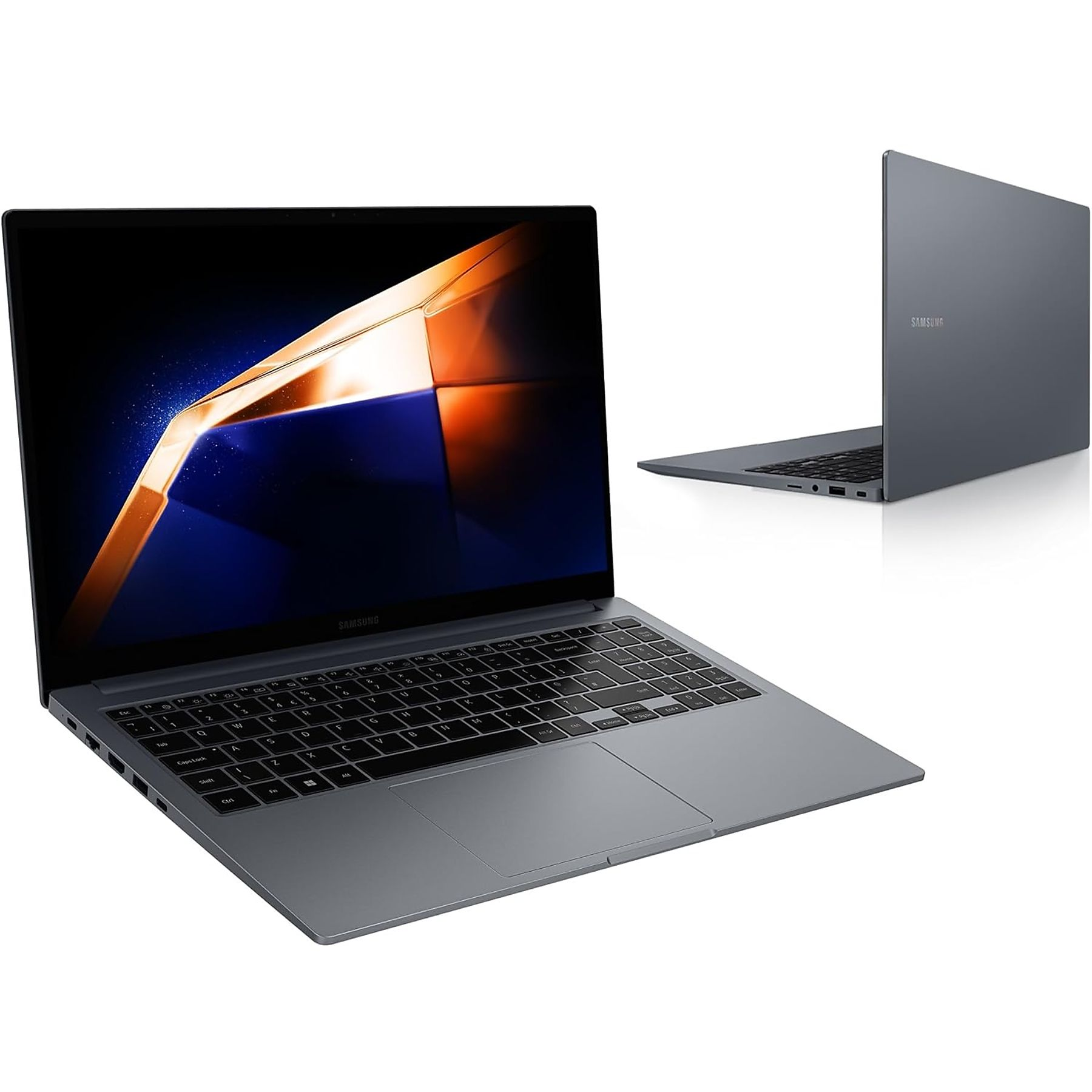 Un laptop Samsung grigio è mostrato in due angolazioni. Lo schermo mostra una grafica colorata. La tastiera è nera.