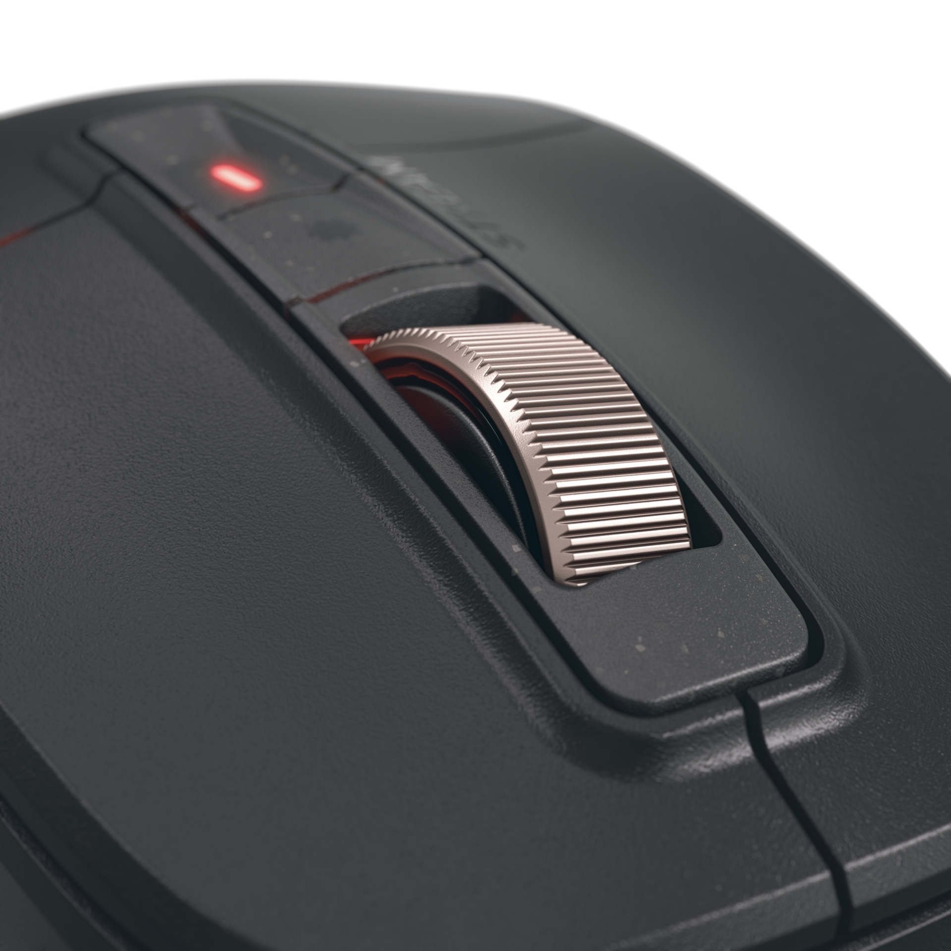 Primo piano di un mouse nero. La rotella e la parte superiore hanno accenti argentati. Una luce rossa è accesa.