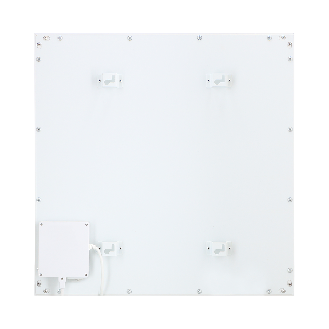 Een wit paneel met beugels en een voedingskast. Schroeven zijn zichtbaar op de hoeken. Een witte kabel verbindt met de doos.
