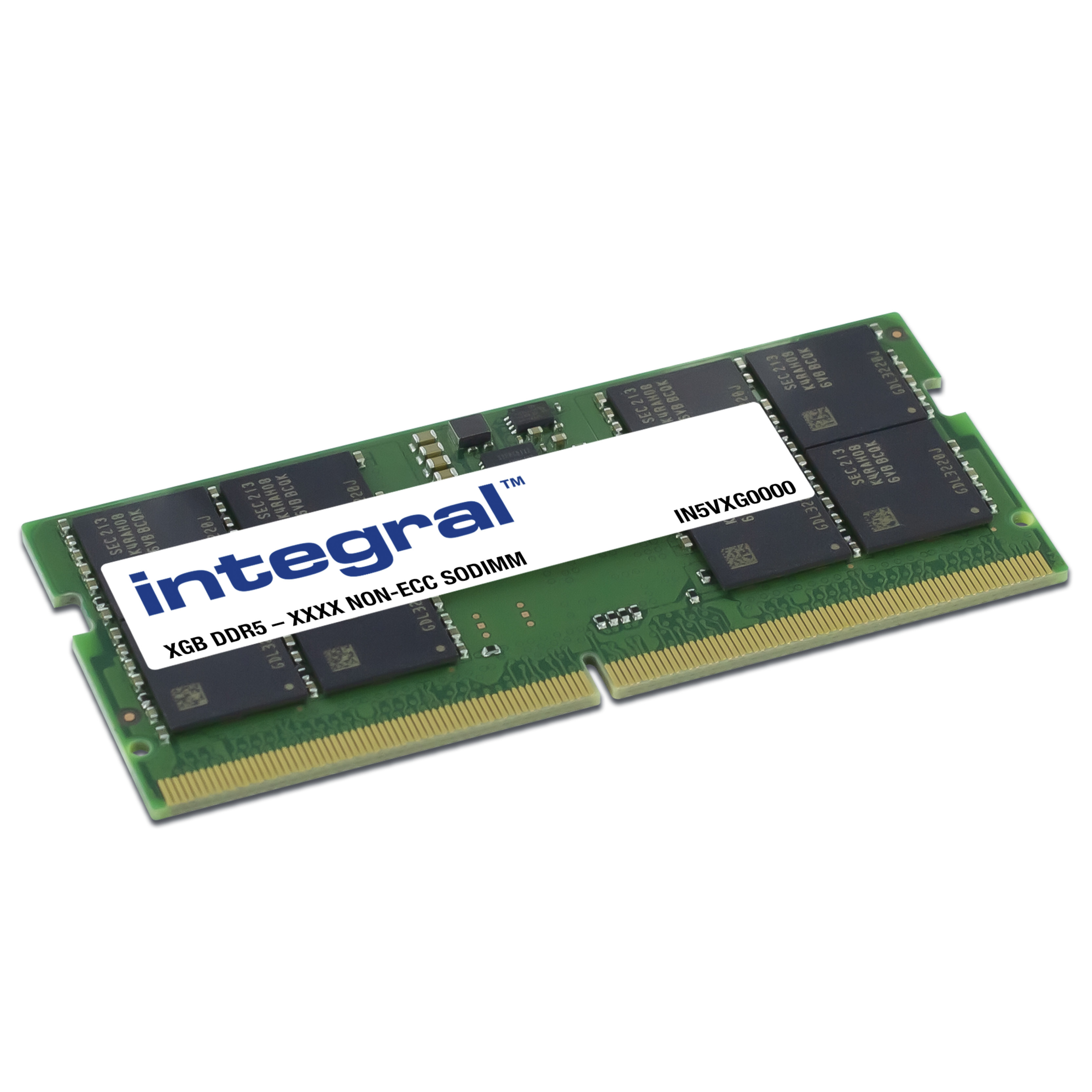 Un modulo RAM verde con chip neri, il marchio 'integral' è visibile, su sfondo bianco.