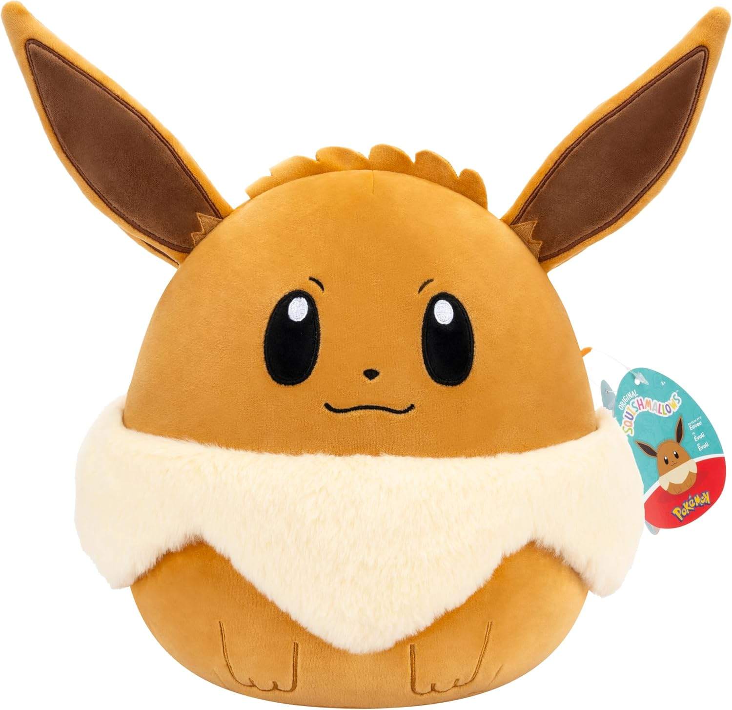 Ein Plüsch-Eevee-Spielzeug mit großen Ohren, schwarzen Augen und einem cremefarbenen Fellkragen. Ein Etikett zeigt die Squishmallows- und Pokemon-Logos.