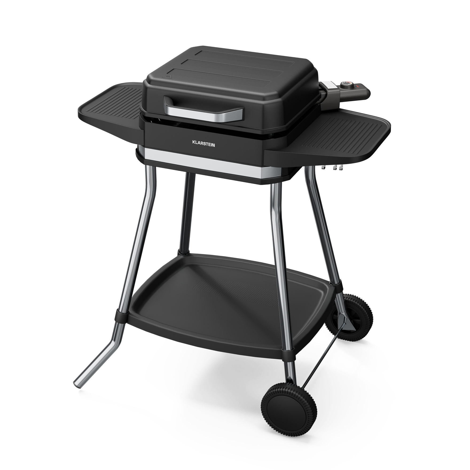 Schwarzer Elektrogrill mit Seitentischen, Griff und Rädern. Er hat ein Klarstein-Logo und steht auf weißem Hintergrund.