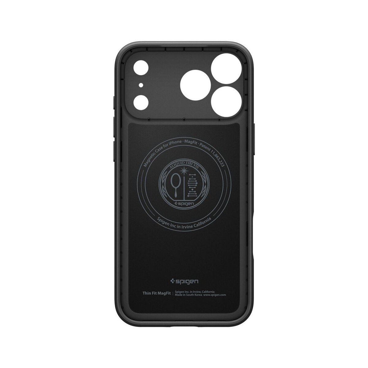 Eine schwarze Handyhülle mit Kameraausschnitt, Logo und Text 'Spigen'. Die Hülle ist für iPhone und ist MagFit.