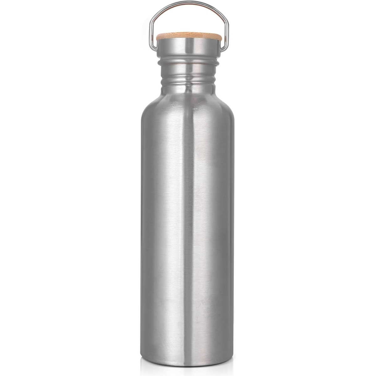 Eine Edelstahl-Wasserflasche mit Holzdeckel und Metallgriff steht vor weißem Hintergrund.