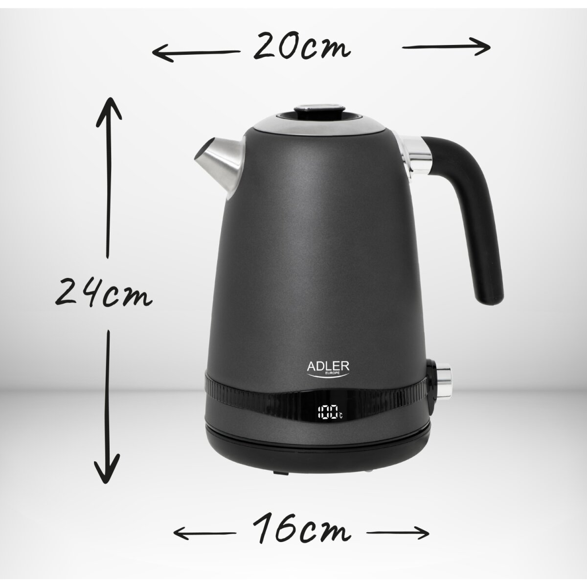 Een donkergrijze elektrische waterkoker met zwarte handgreep, digitaal display en zilveren accenten. Afmetingen: 20cm, 24cm en 16cm.