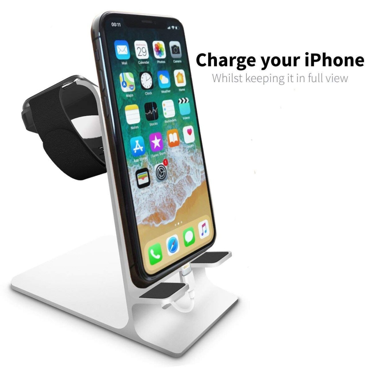 Ein iPhone auf einem weißen Ladeständer. Eine Apple Watch links. Text: Laden Sie Ihr iPhone und behalten Sie die volle Sicht.