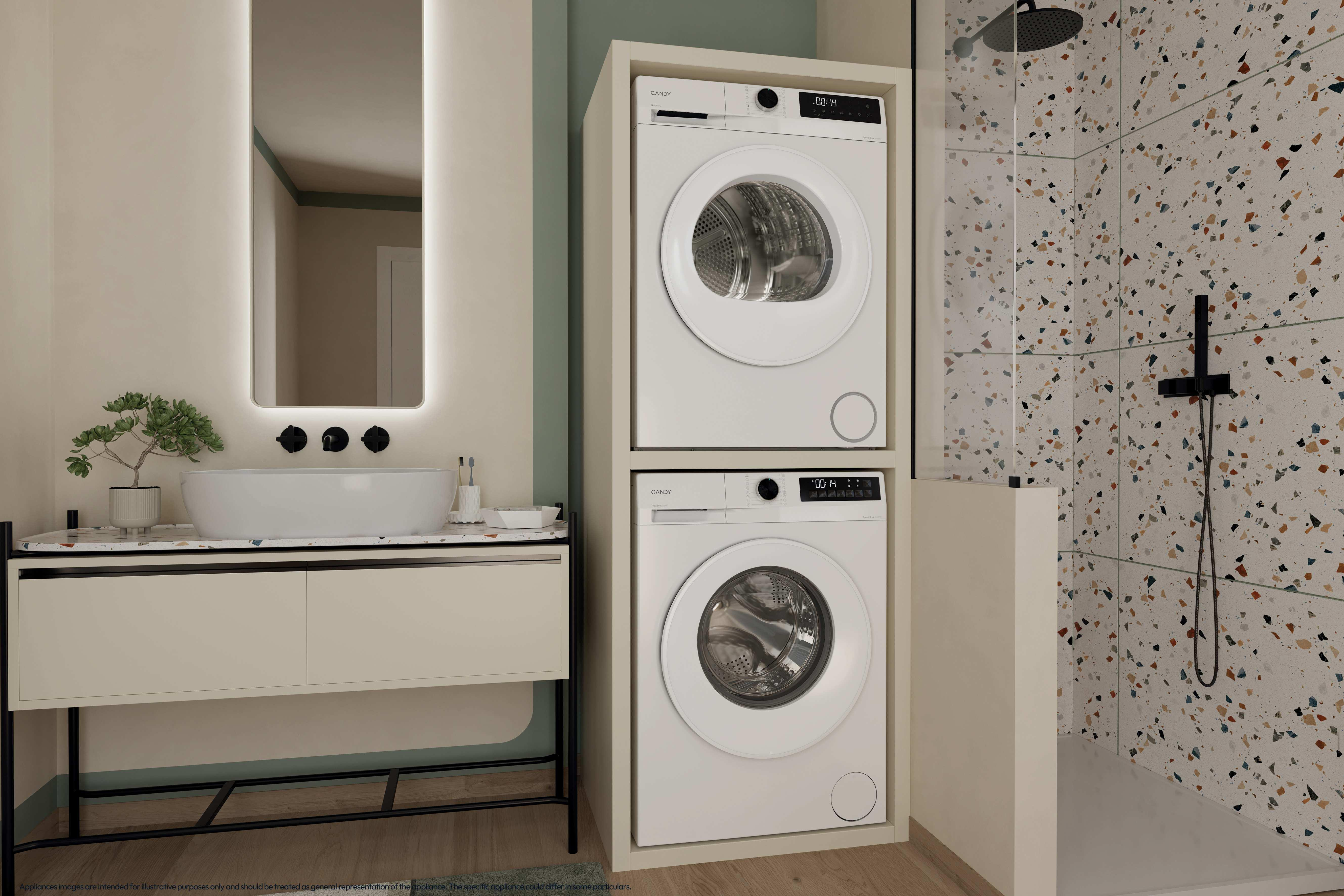 Bagno con lavatrice-asciugatrice doppia, lavandino, specchio e doccia con piastrelle decorate.