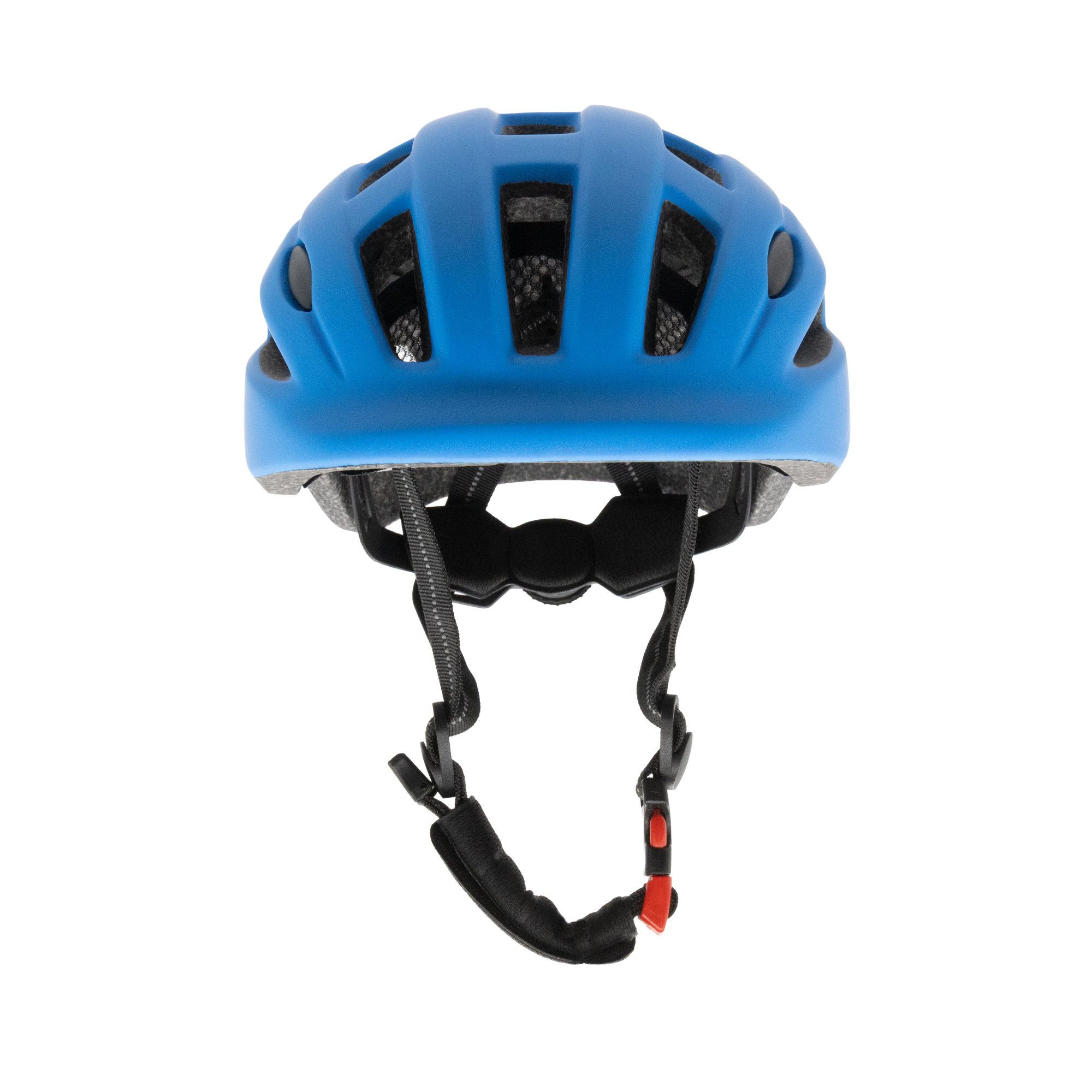 Casco de bicicleta azul con correas negras y cierre rojo, sobre fondo blanco.