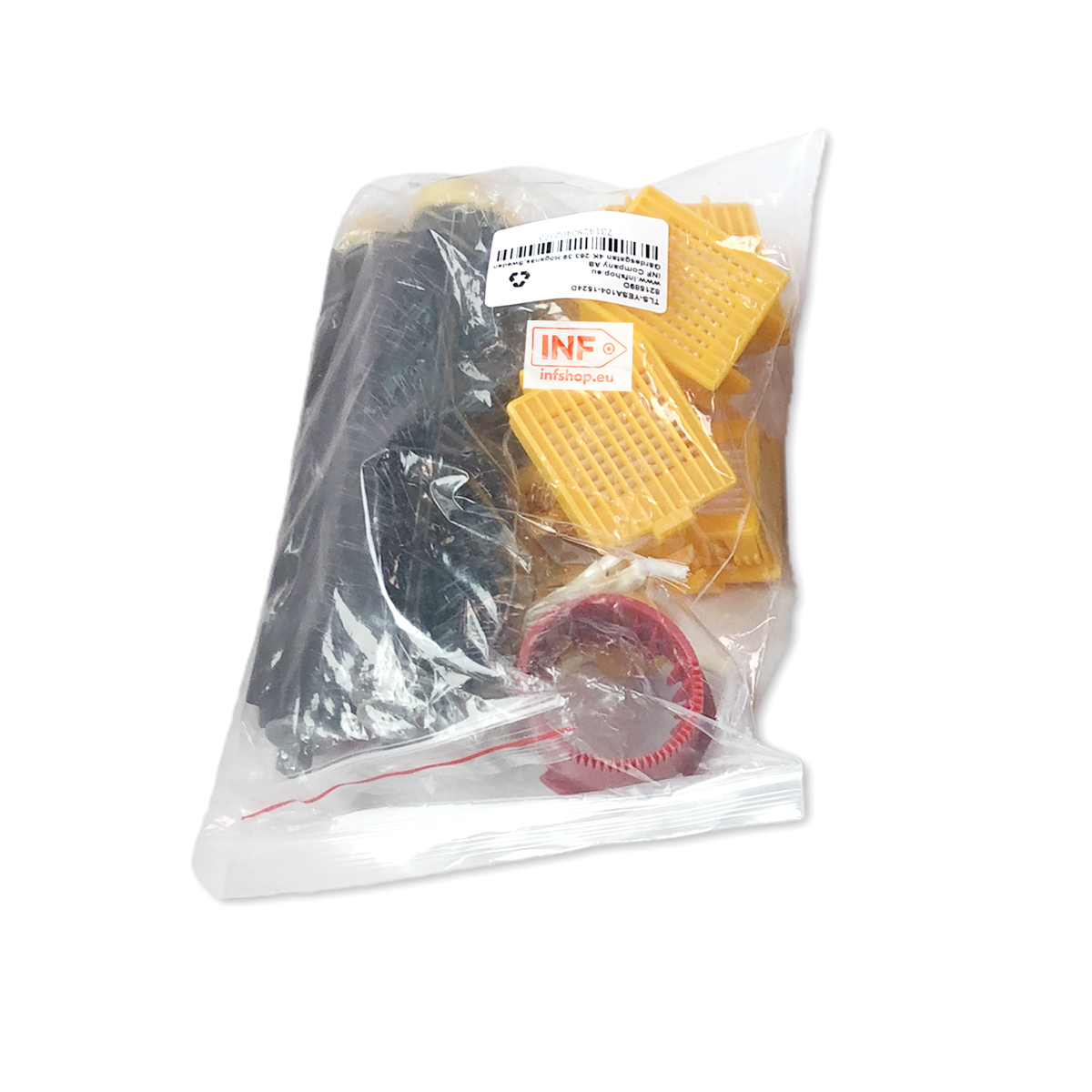 Przezroczysta plastikowa torba zawiera różne artykuły pszczelarskie, w tym czarne paski, żółte kratki i czerwone plastikowe pierścienie.