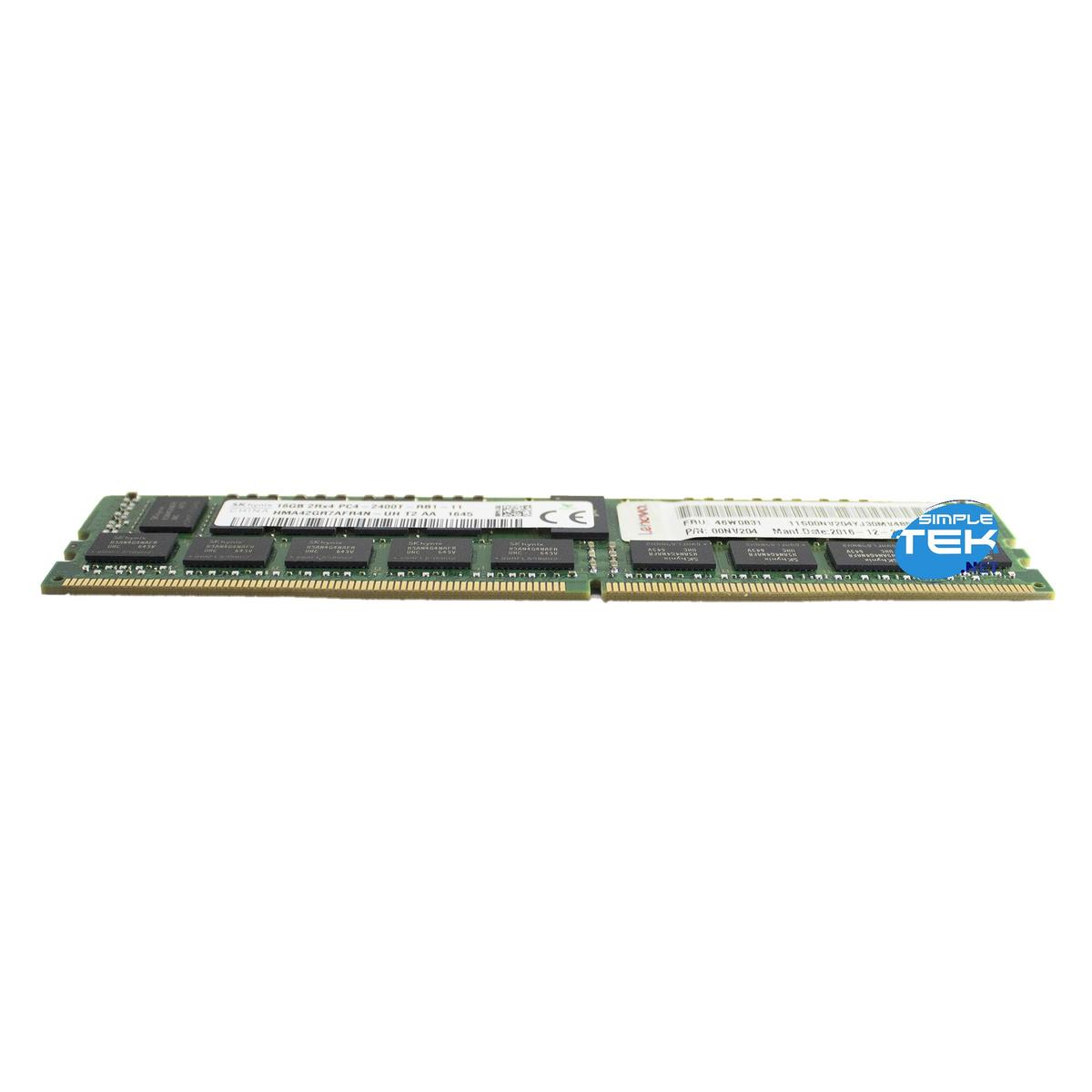 Un modulo RAM verde con chip neri ed etichette su sfondo bianco. Visibile il logo 'SIMPLE TEK'.