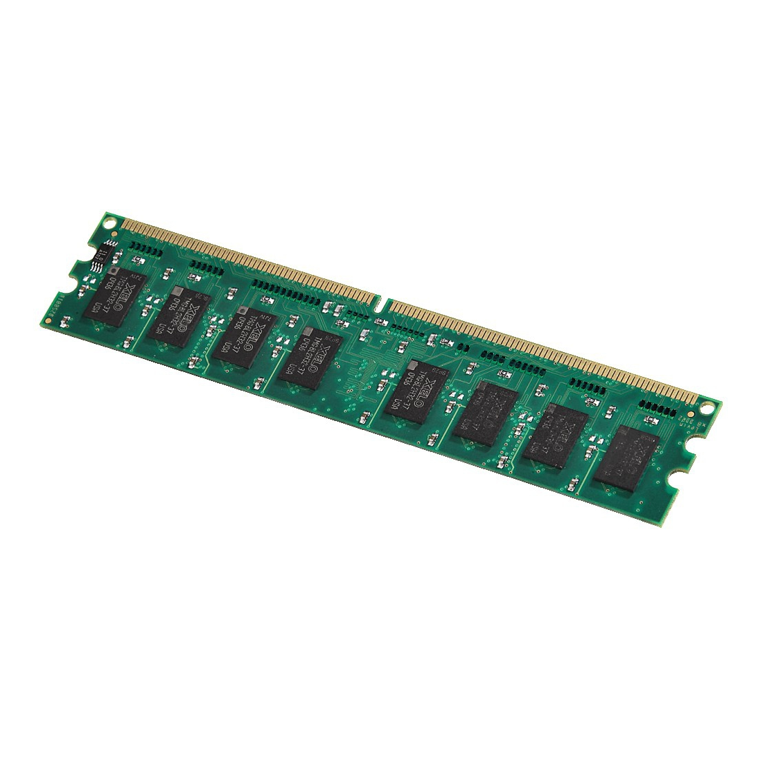 Un modulo di memoria RAM verde con connettori dorati. Sono visibili chip neri e testo bianco. Lo sfondo è bianco.