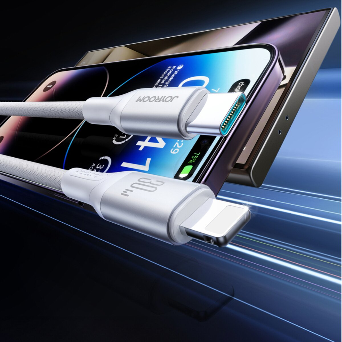 Ein weißes Ladekabel mit USB-C- und Lightning-Anschlüssen ist an ein Telefon angeschlossen. Im Hintergrund ist ein anderes Telefon zu sehen.