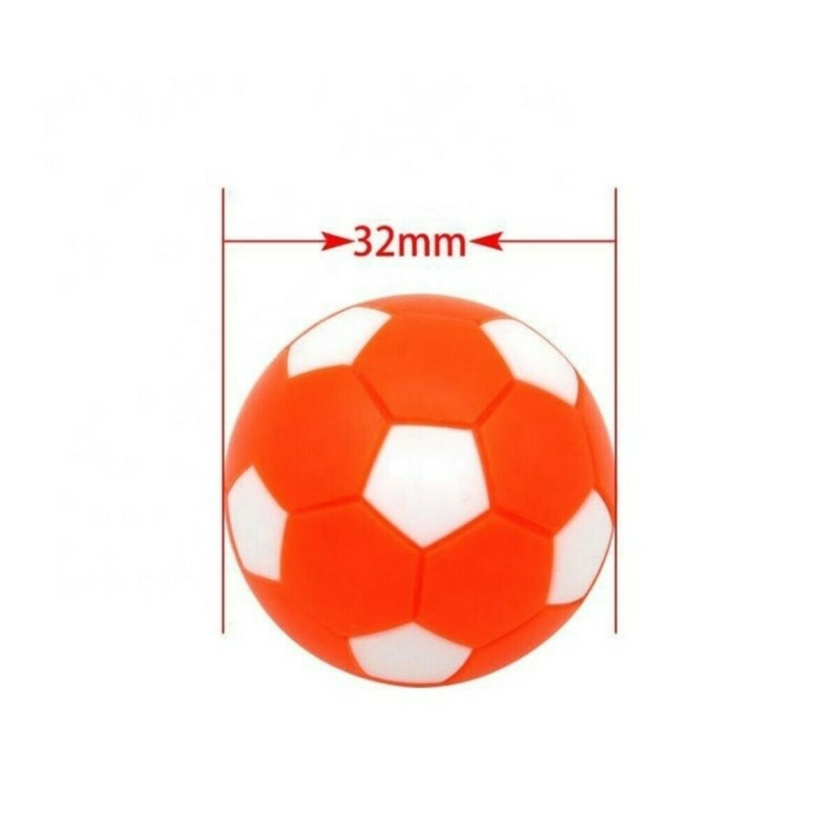 Een oranje en witte voetbal met een 32 mm-meetindicator. Het heeft witte vijfhoeken en oranje zeshoeken.