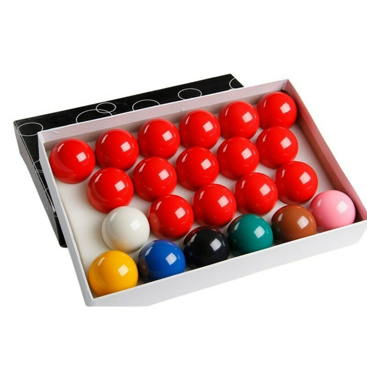 Een doos met snookerballen. Meestal rood, met witte, gele, blauwe, zwarte, groene, bruine en roze ballen.