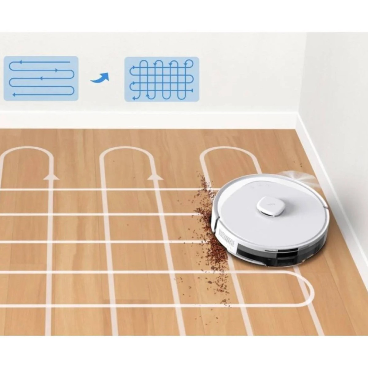 Un aspirapolvere robot bianco su un pavimento in legno. Sono mostrati diagrammi del percorso di pulizia. Lo sporco è visibile vicino al robot.