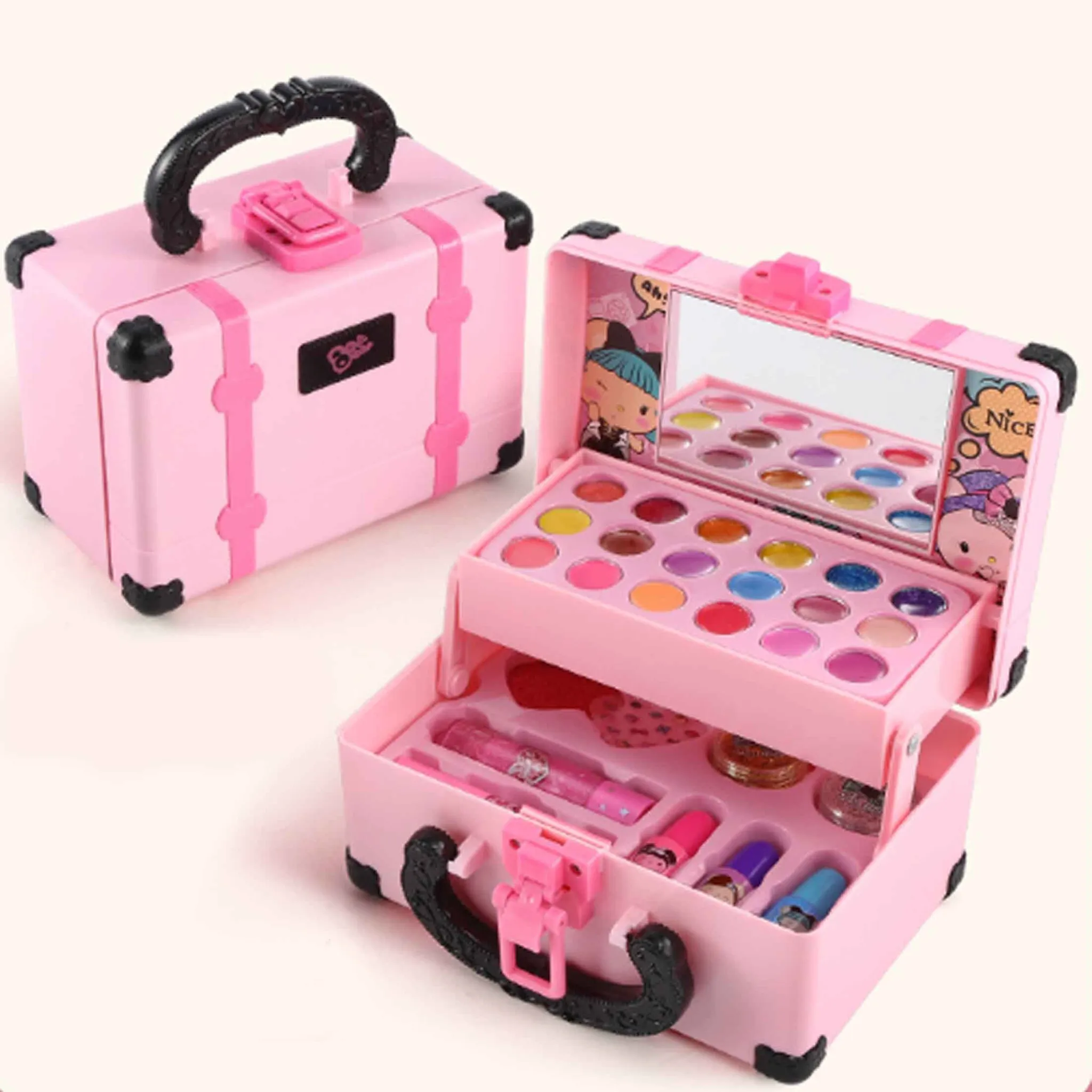 Pinke Spielzeug-Make-up-Tasche, geöffnet und geschlossen. Enthält Make-up. Schwarzer Griff und Akzente. Spiegel innen.