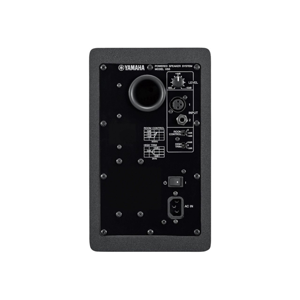 Czarny panel tylny głośnika Yamaha HS5. Zawiera gniazda wejściowe, pokrętła regulacji, przełącznik zasilania i AC IN.