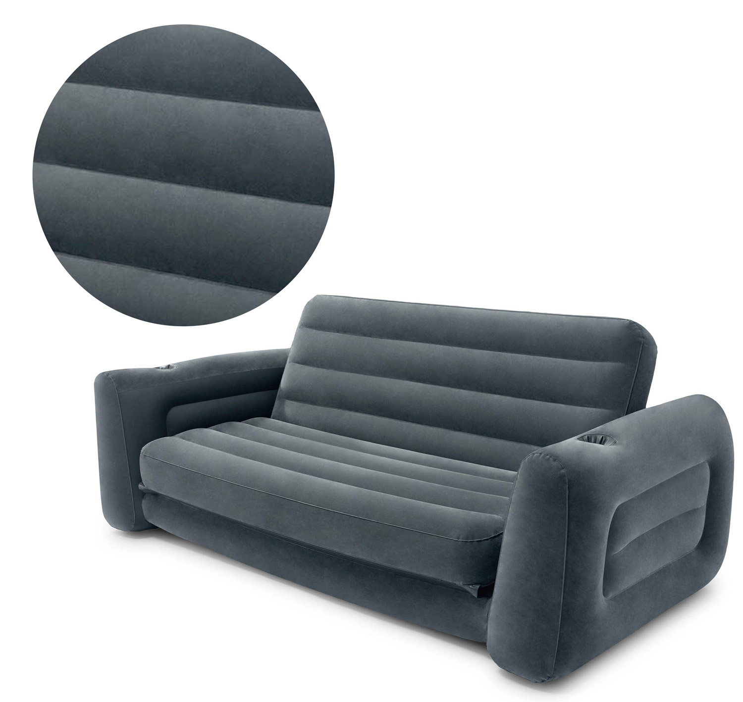 Szara dmuchana sofa. Ma okrągłą wstawkę pokazującą fakturę materiału. Sofa ma podłokietniki i uchwyt na kubek.