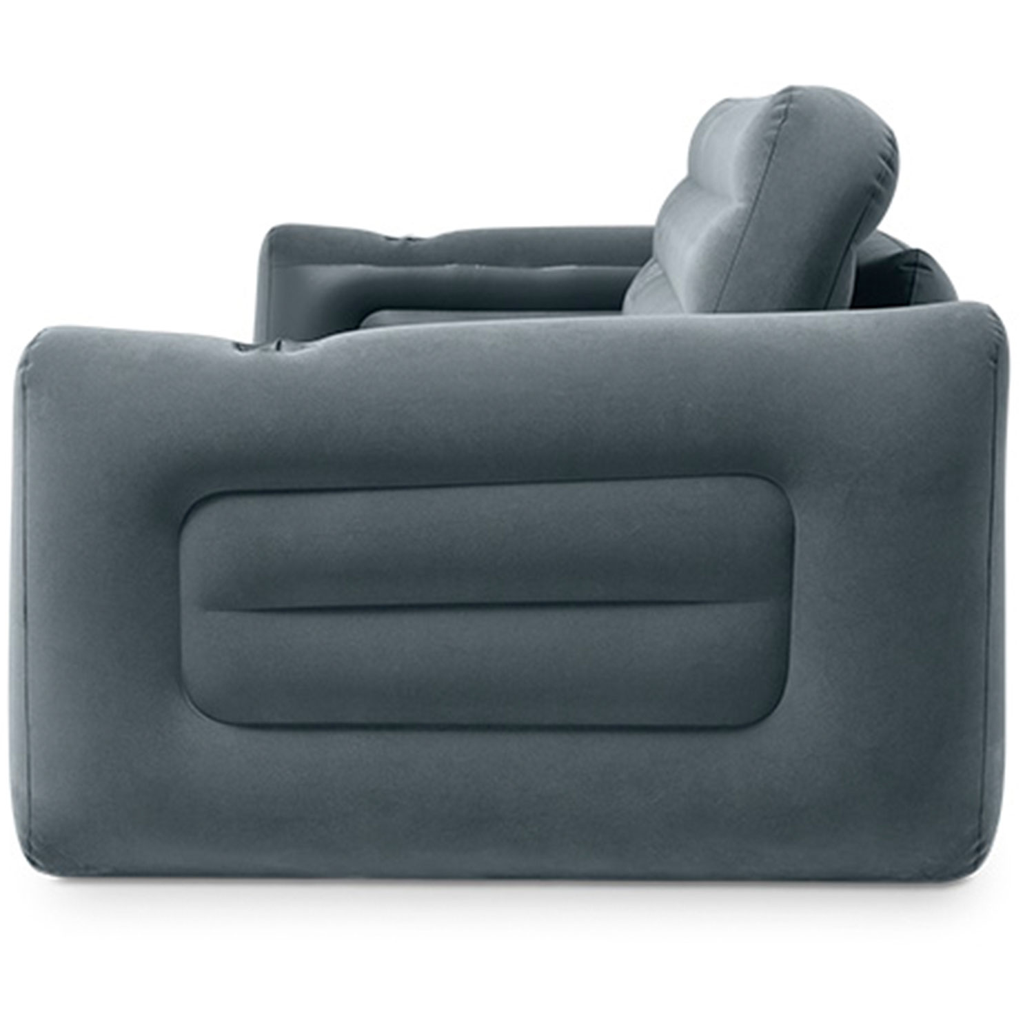 Szara dmuchana sofa pokazana z boku. Ma wyściełane oparcie i podłokietniki, na białym tle.
