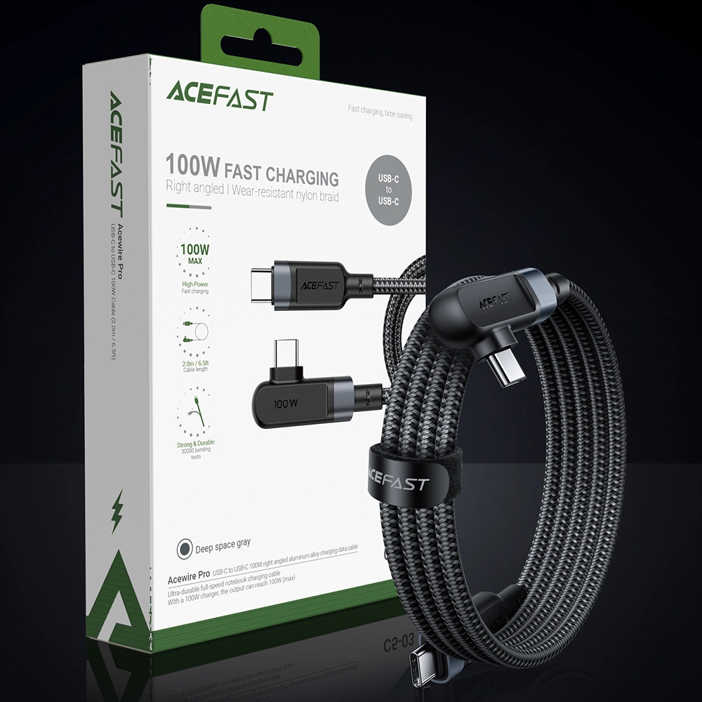 Eine Schachtel mit einem USB-C-Kabel und einem schwarzen Kabel der Marke ACEFAST. Auf der Schachtel steht 100W Schnellladung.