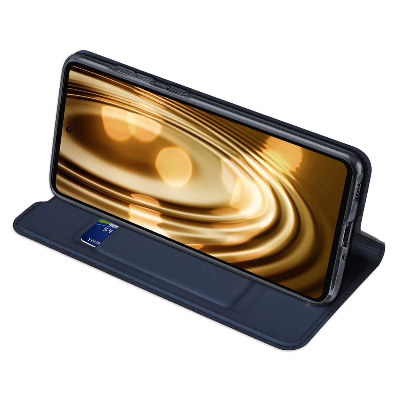 Uno smartphone in una custodia blu è mostrato. Lo schermo mostra uno sfondo dorato e astratto. Una carta è visibile nella custodia.